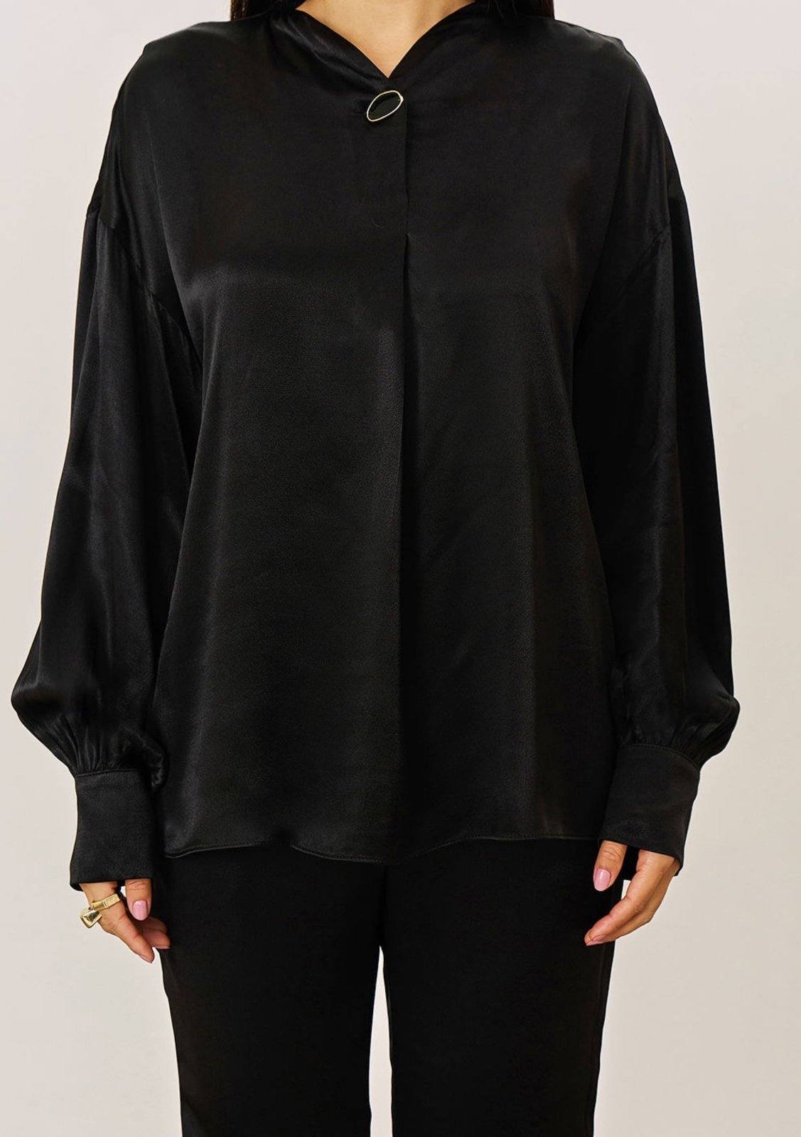 Vista 3 Blusa Iódice Solta Decote Transpassado Manga Longa Padrão preto IÓDICE preto