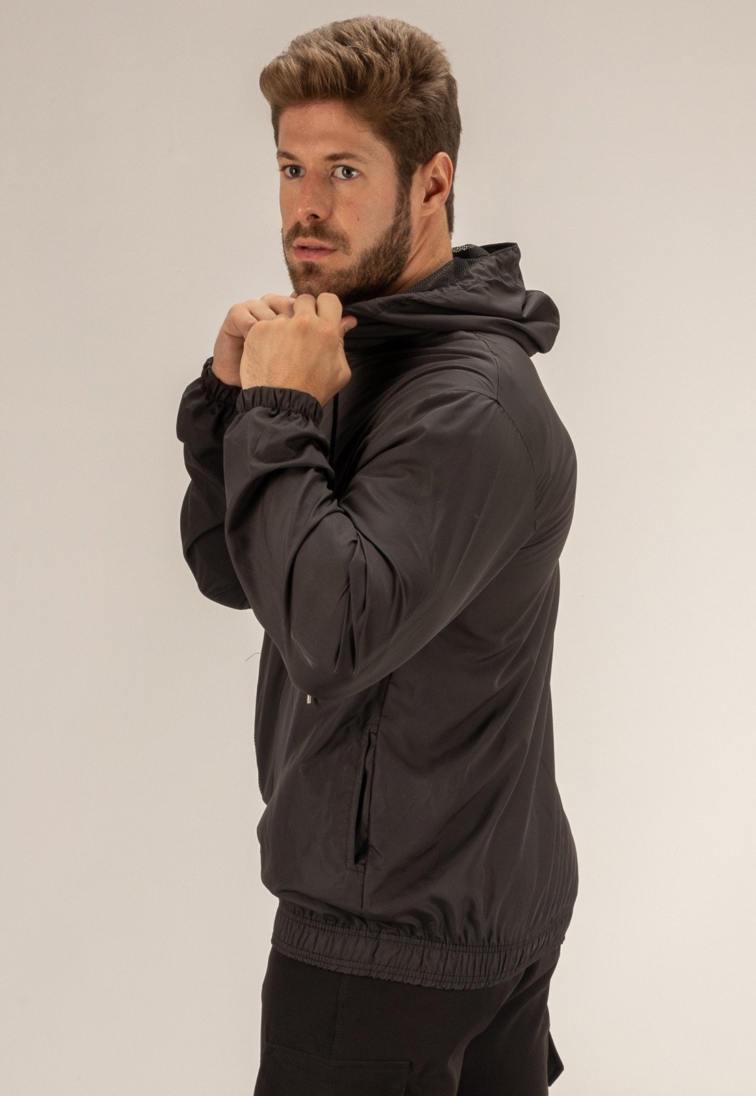 Corta Vento Masculina Preta Semi Impermeável Com Capuz Gola Alta Dulk