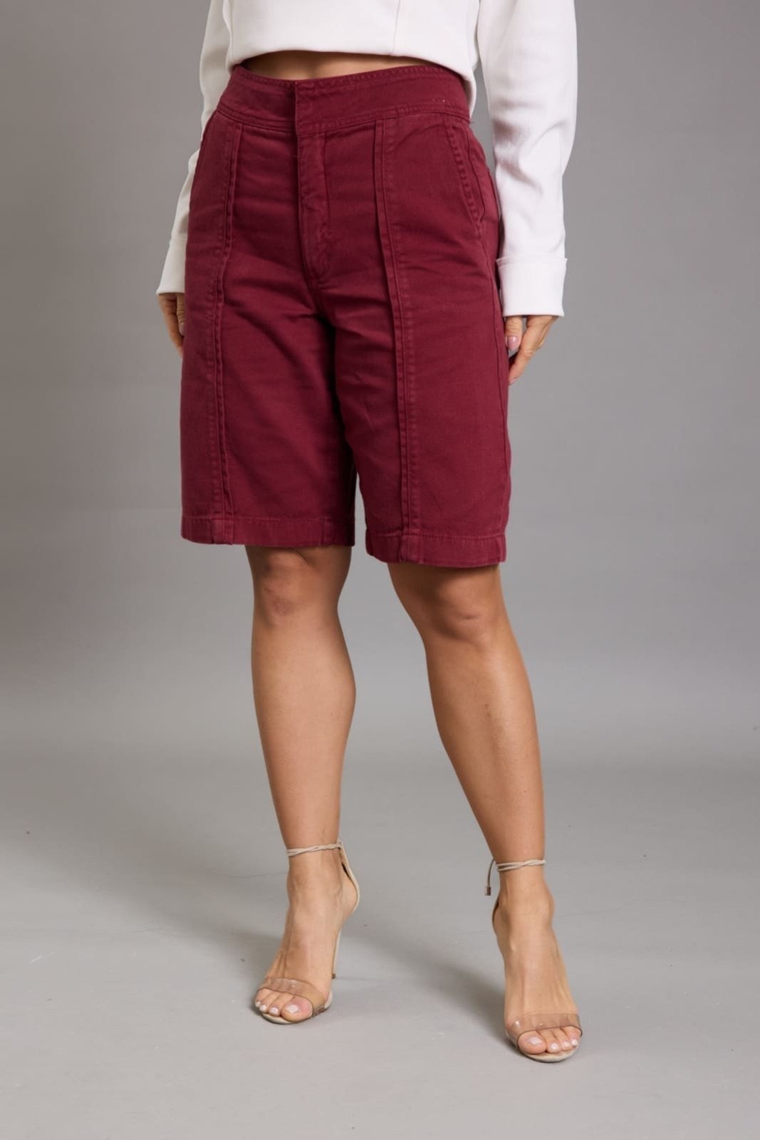 Bermuda Sarja Feminina Color Com Recortes Dialogo Jeans Vinho