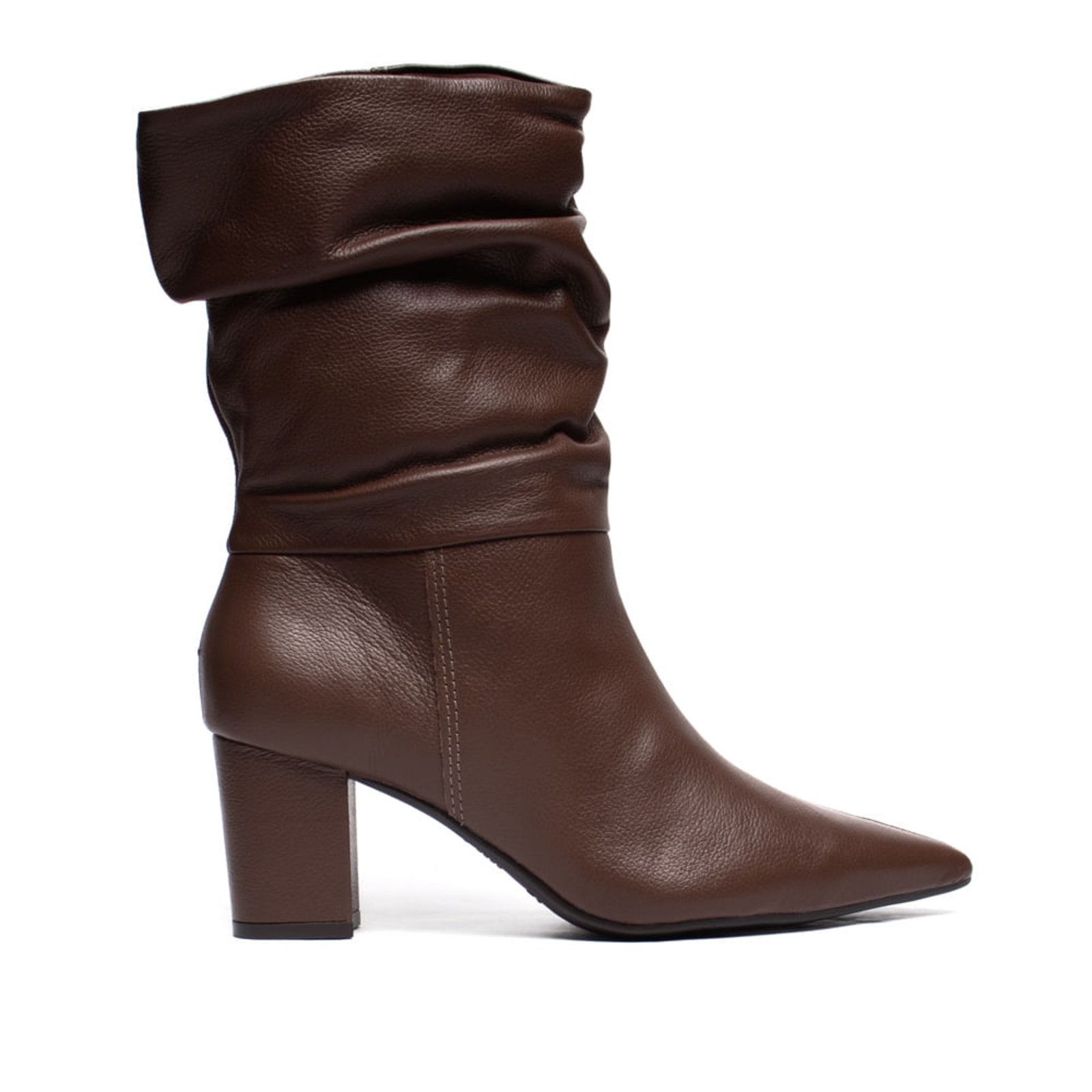 Bota Feminina Via Marte Couro Bico Fino Marrom
