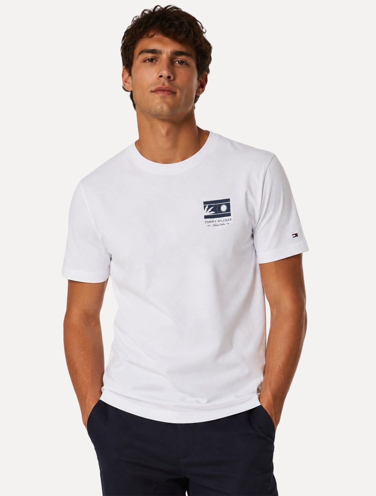 Camiseta Tommy Hilfiger Masculina Brand Love Graphic Tee Branca