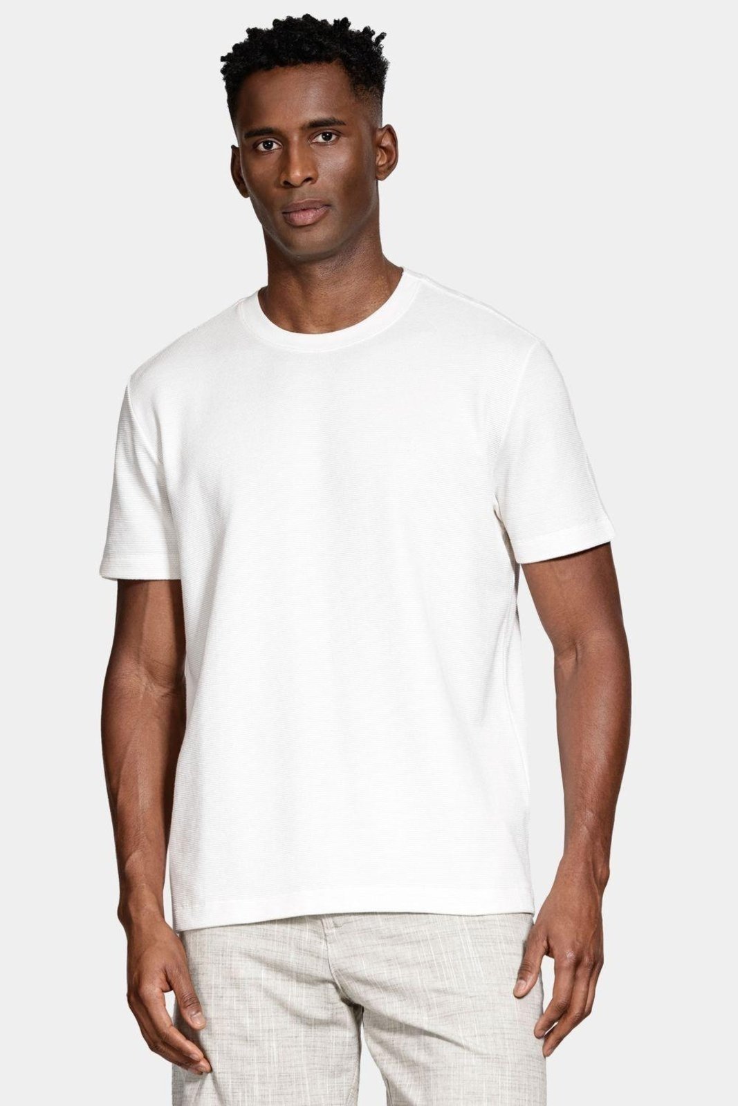 Vista 2 Camiseta Aramis Texturizada Manga Curta Bordado Off White branco white Aramis branco white
