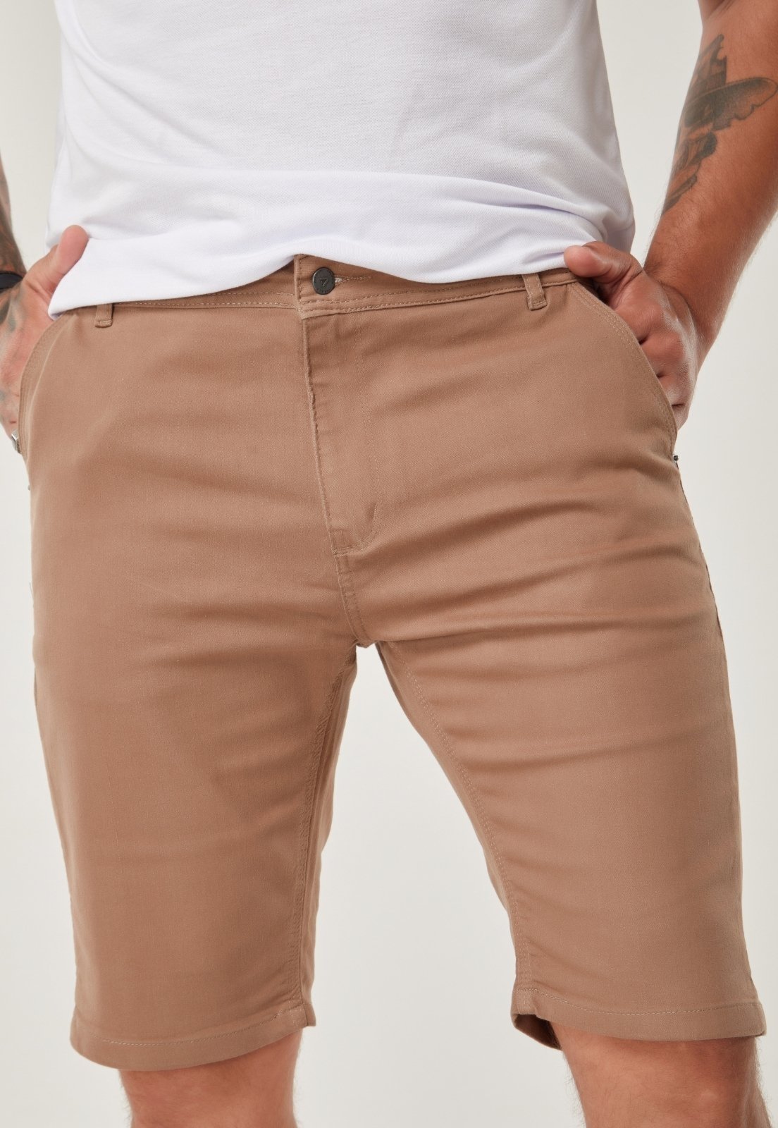 Bermuda Masculina Sarja Marrom Koenig