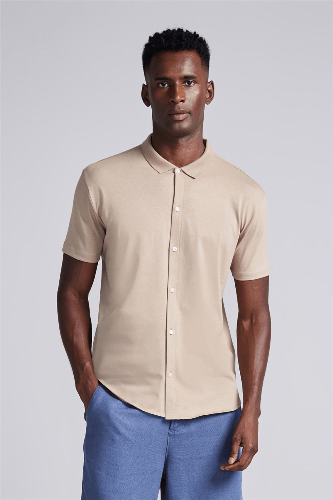 HIGHSTIL Camisa Manga Curta Lisa Malha Slim Fit - Marrom Médio