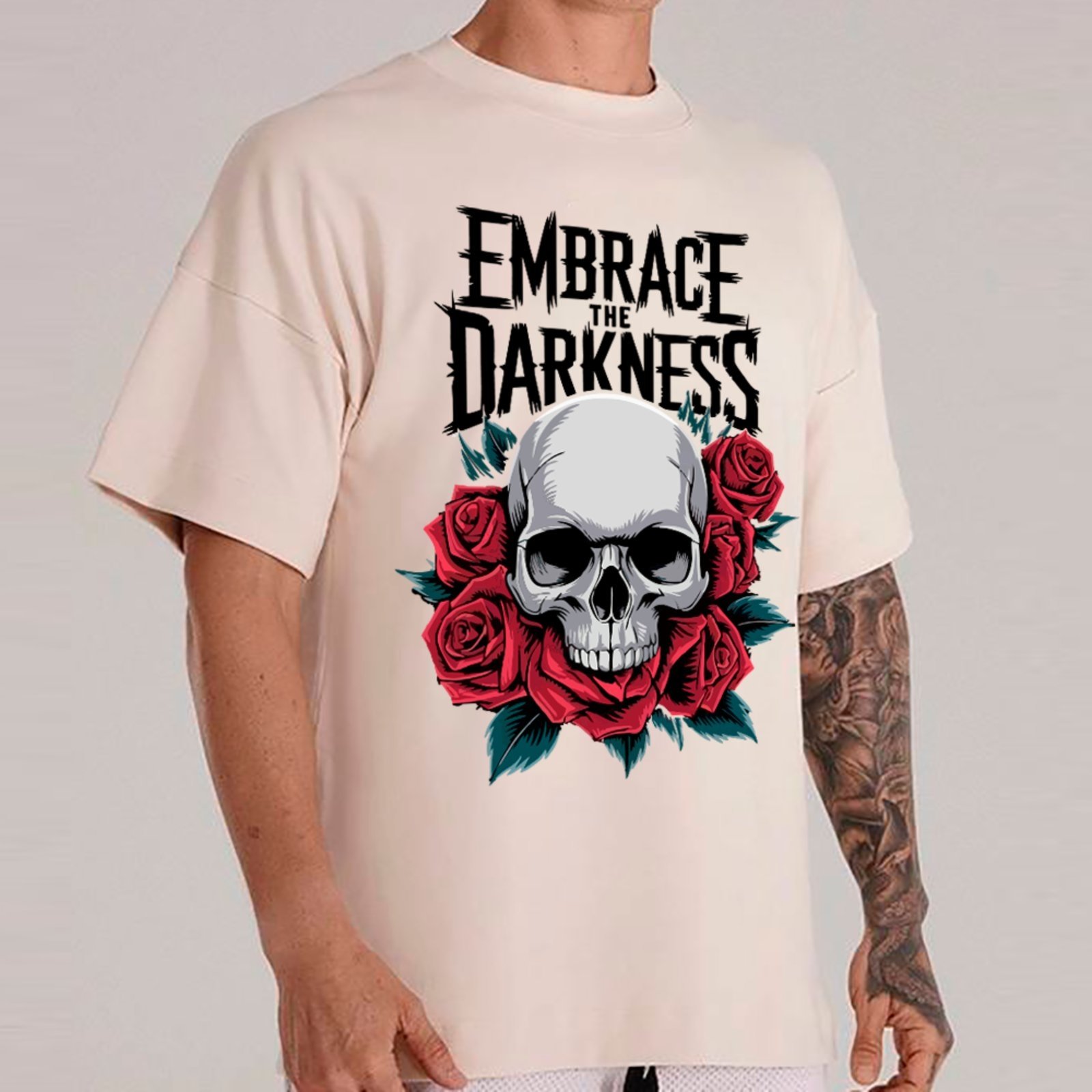 Camiseta Ousy Caveira e Frase Embrace The Darkness Oversized Unissex Off White