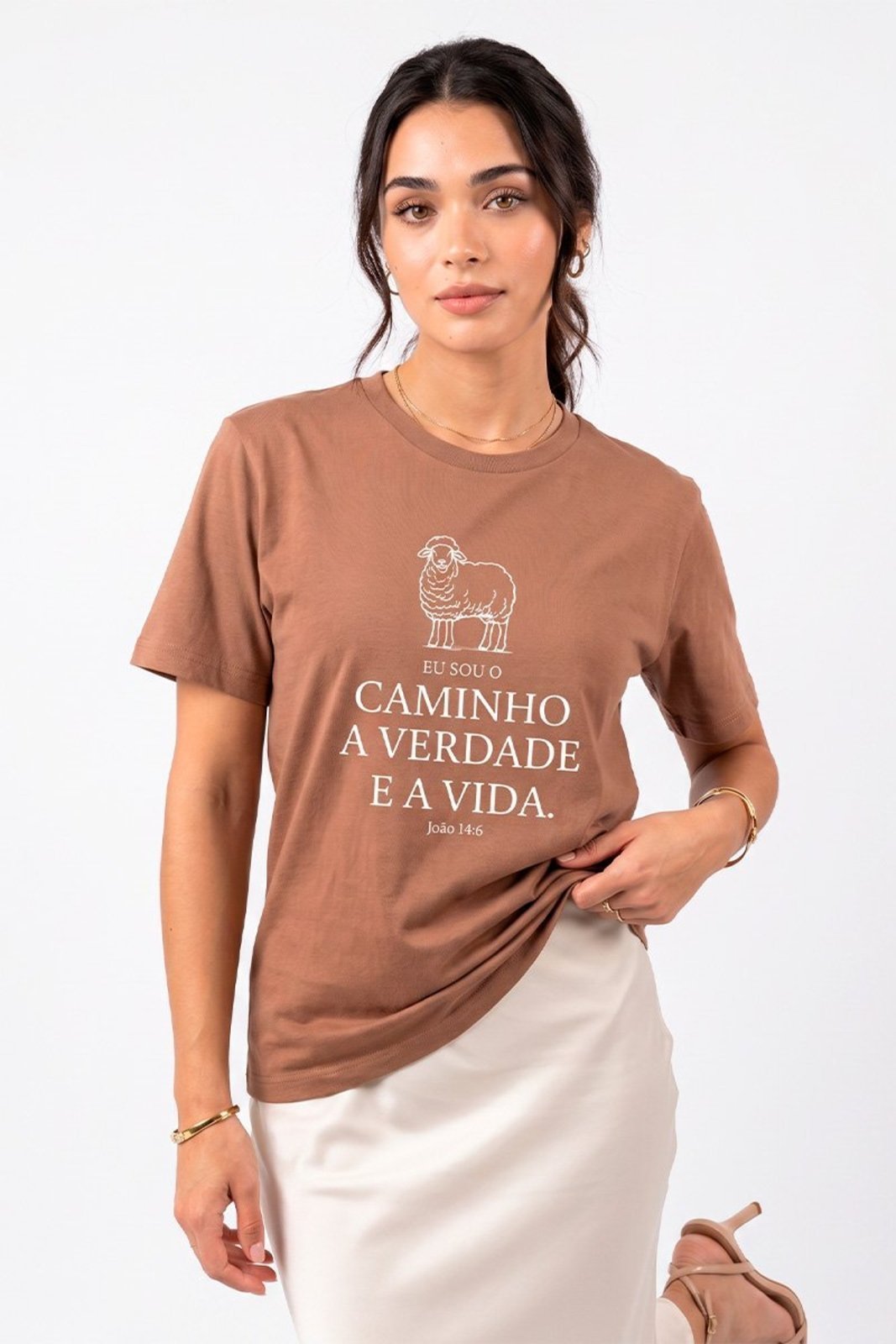 Vista 3 Camiseta Cianitas Estampa Eu Sou O Caminho marrom Cianitas marrom
