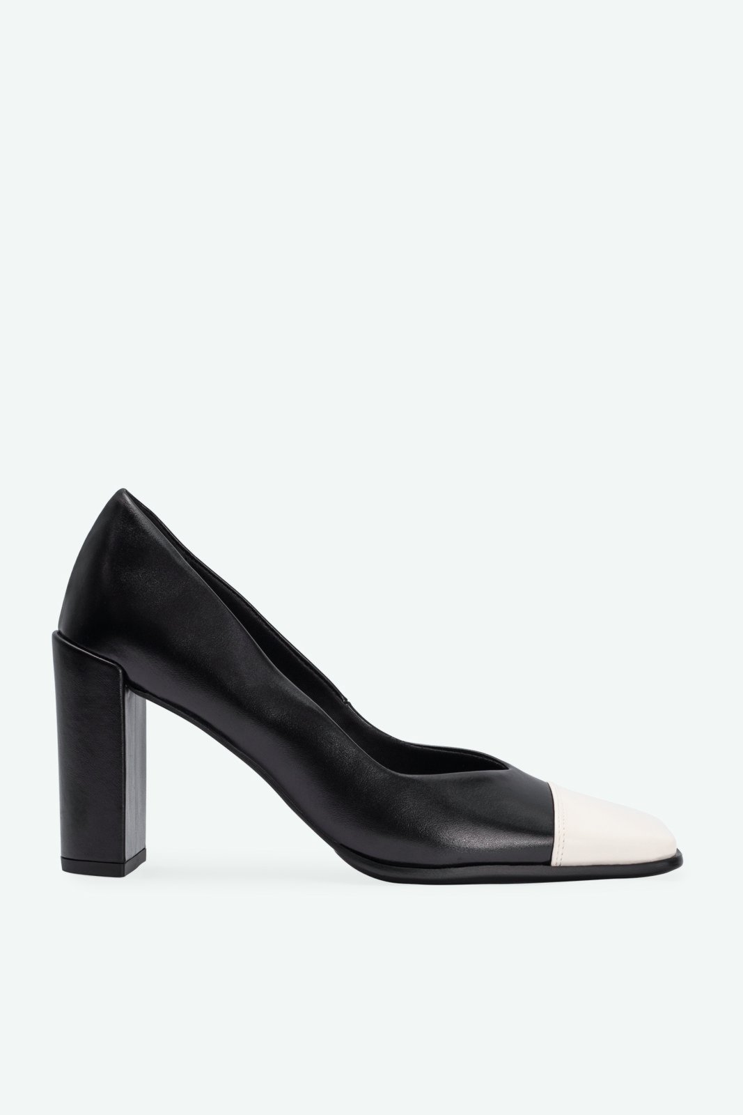 Scarpin Cap Toe Lia Preto/Off White