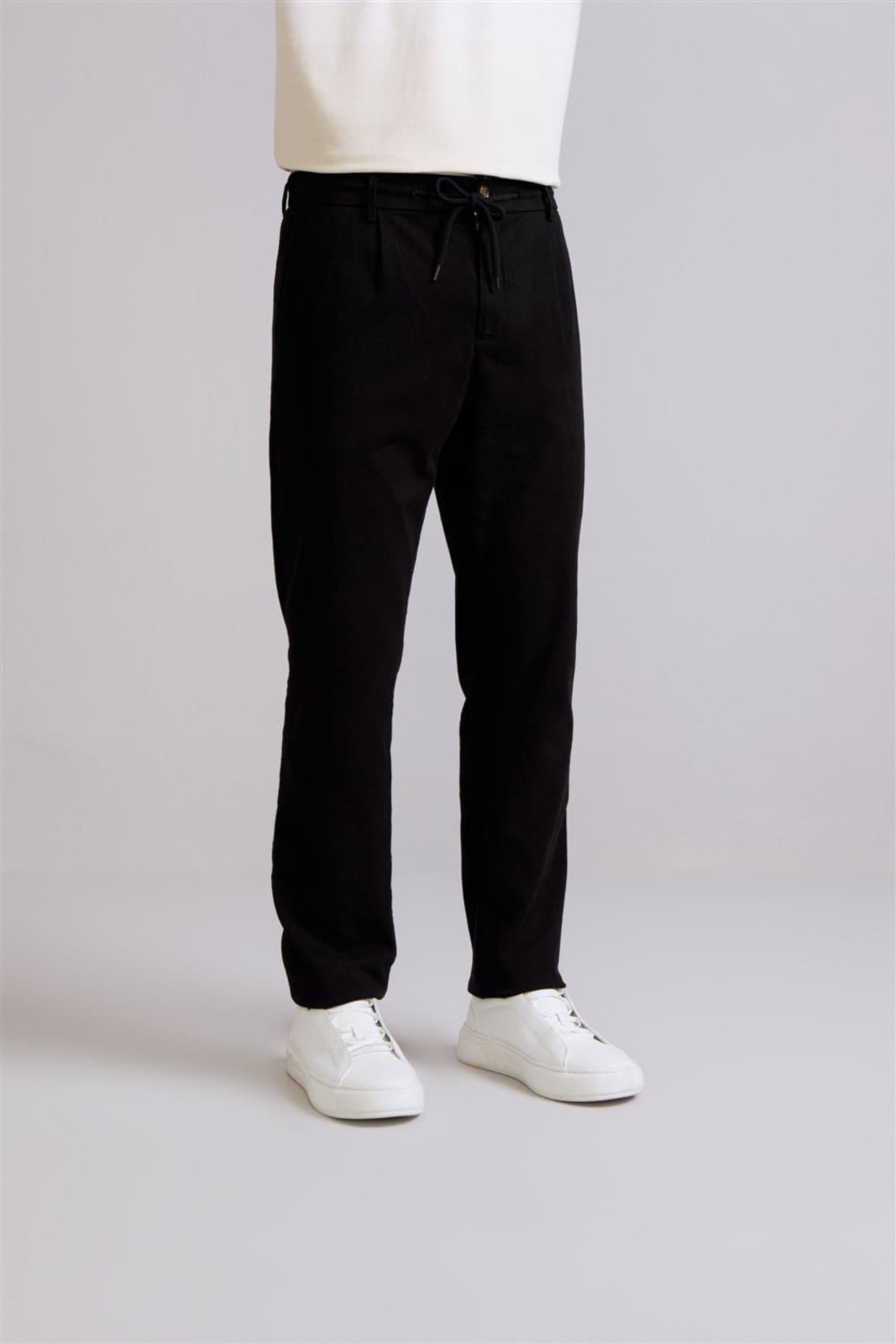 HIGHSTIL Calça Chino Carrot - Preto