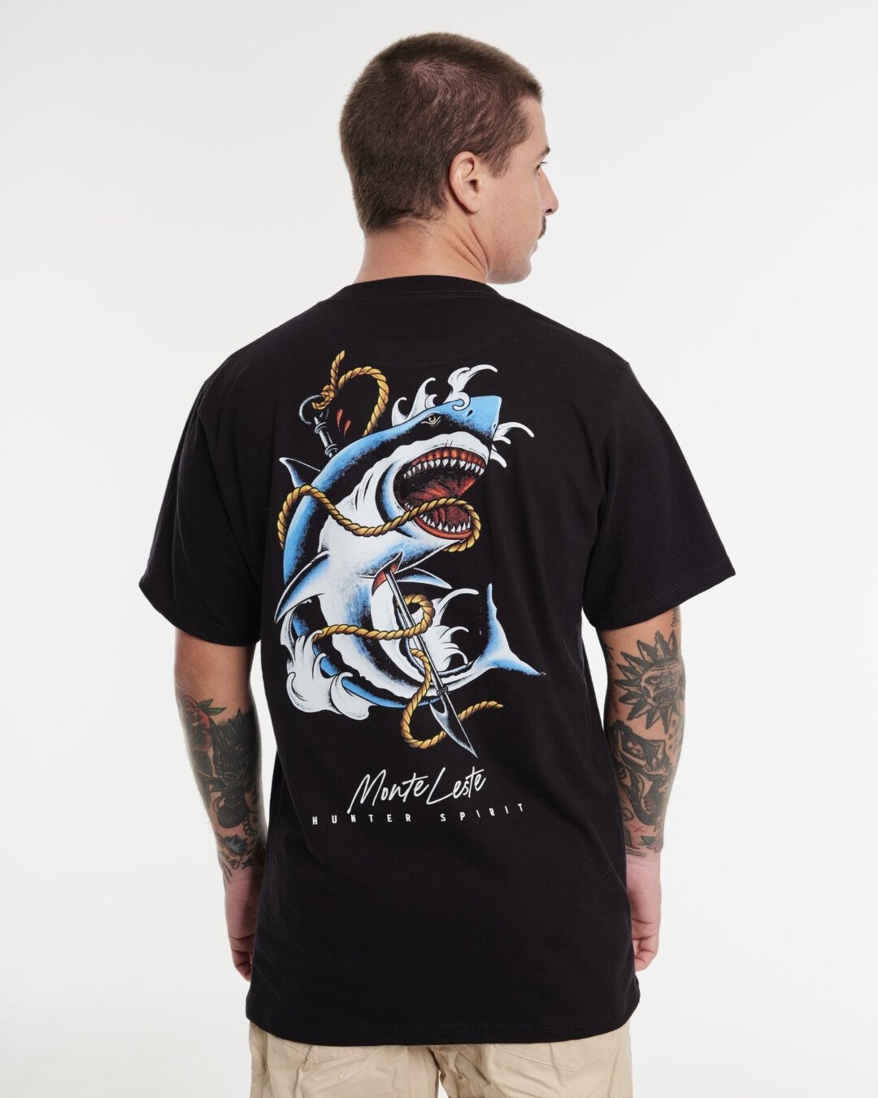 Camiseta Regular Estampada - Hunted Preto