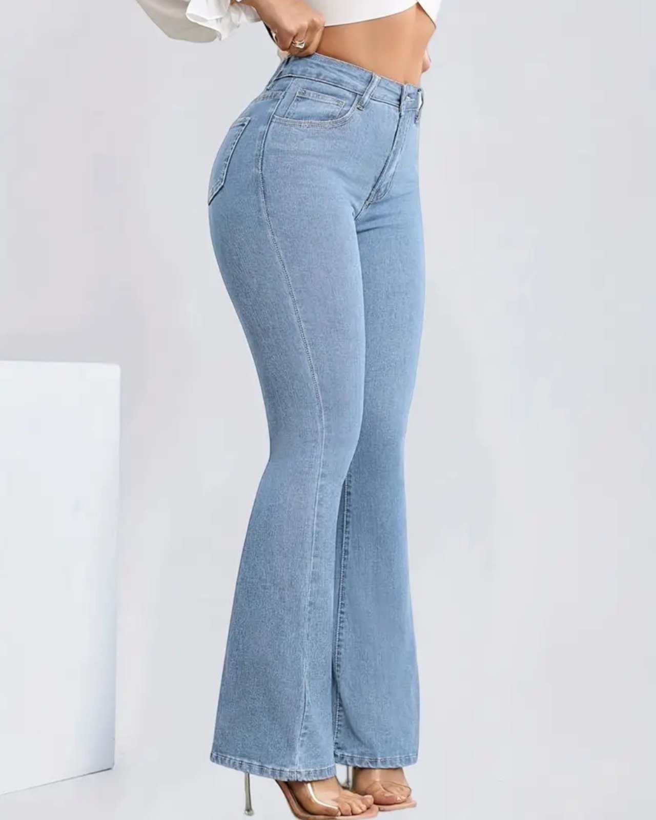 Calça Jeans Flare Alpha Street Wear Azul Clara Feminina Cintura Alta e Caimento Perfeito
