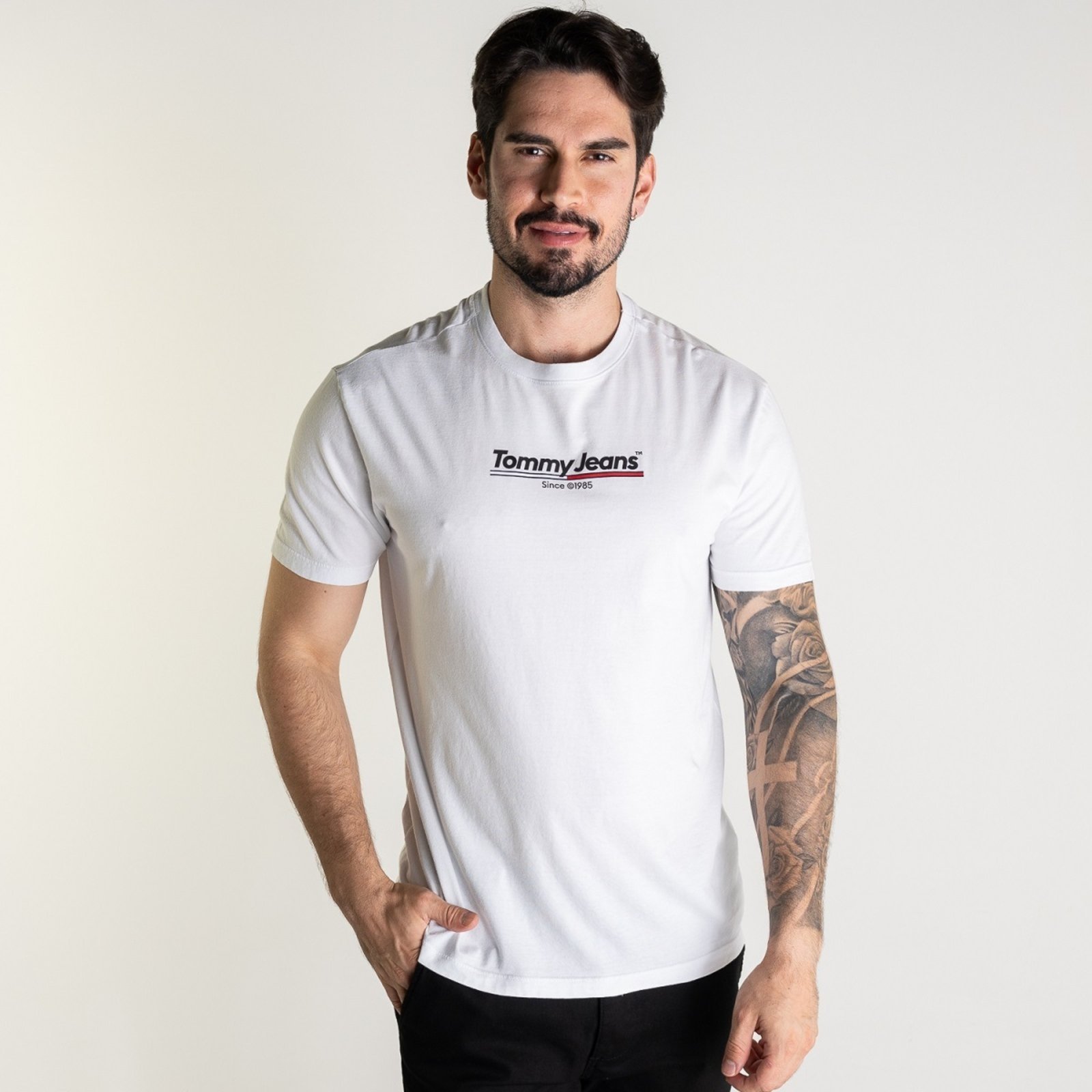 Vista 2 Camiseta Tommy Jeans™ Branca Tommy Hilfiger branco Tommy Hilfiger branco