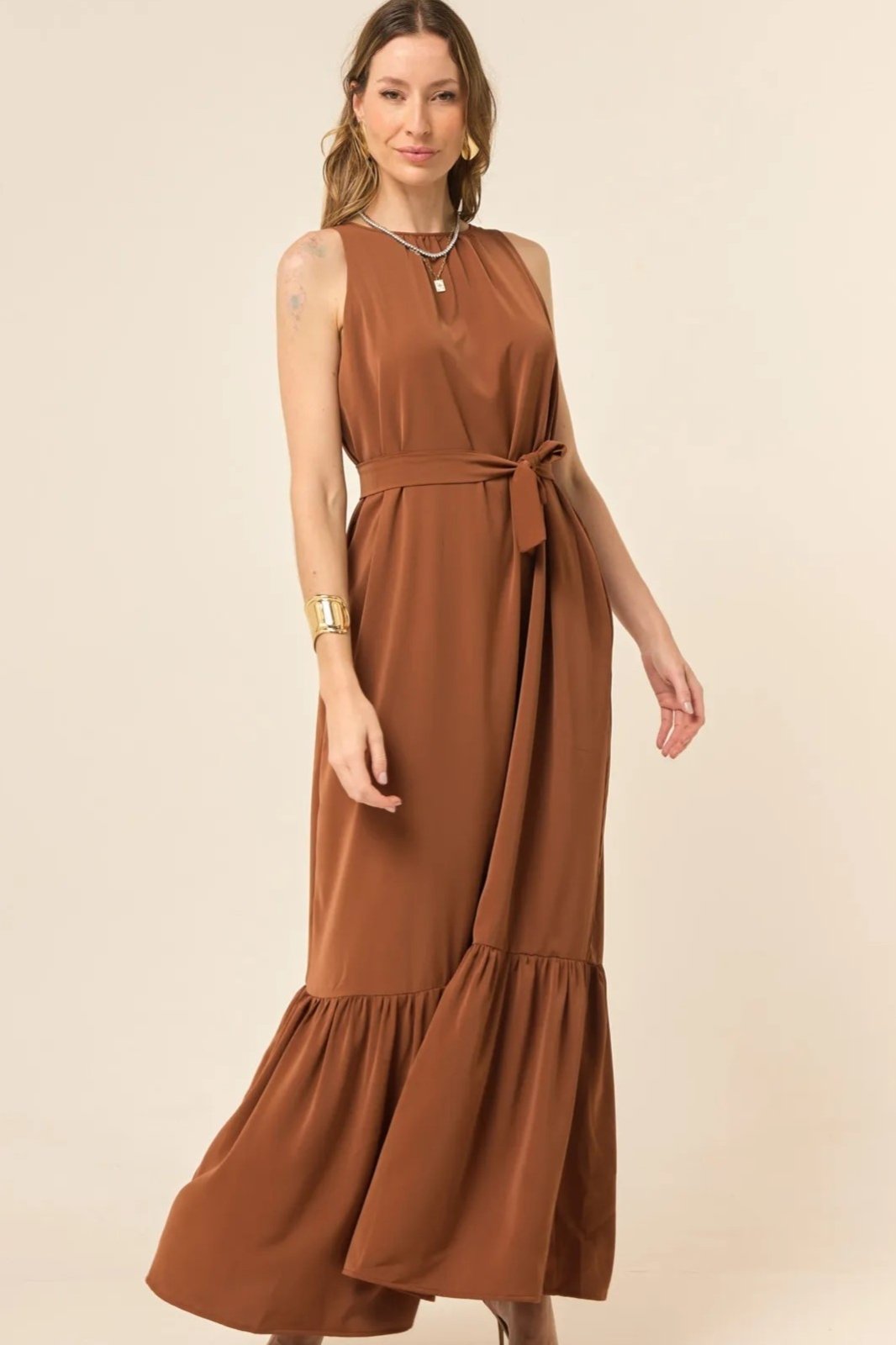 Vestido Longo Livia Alfaiataria Caimento Leve Marrom