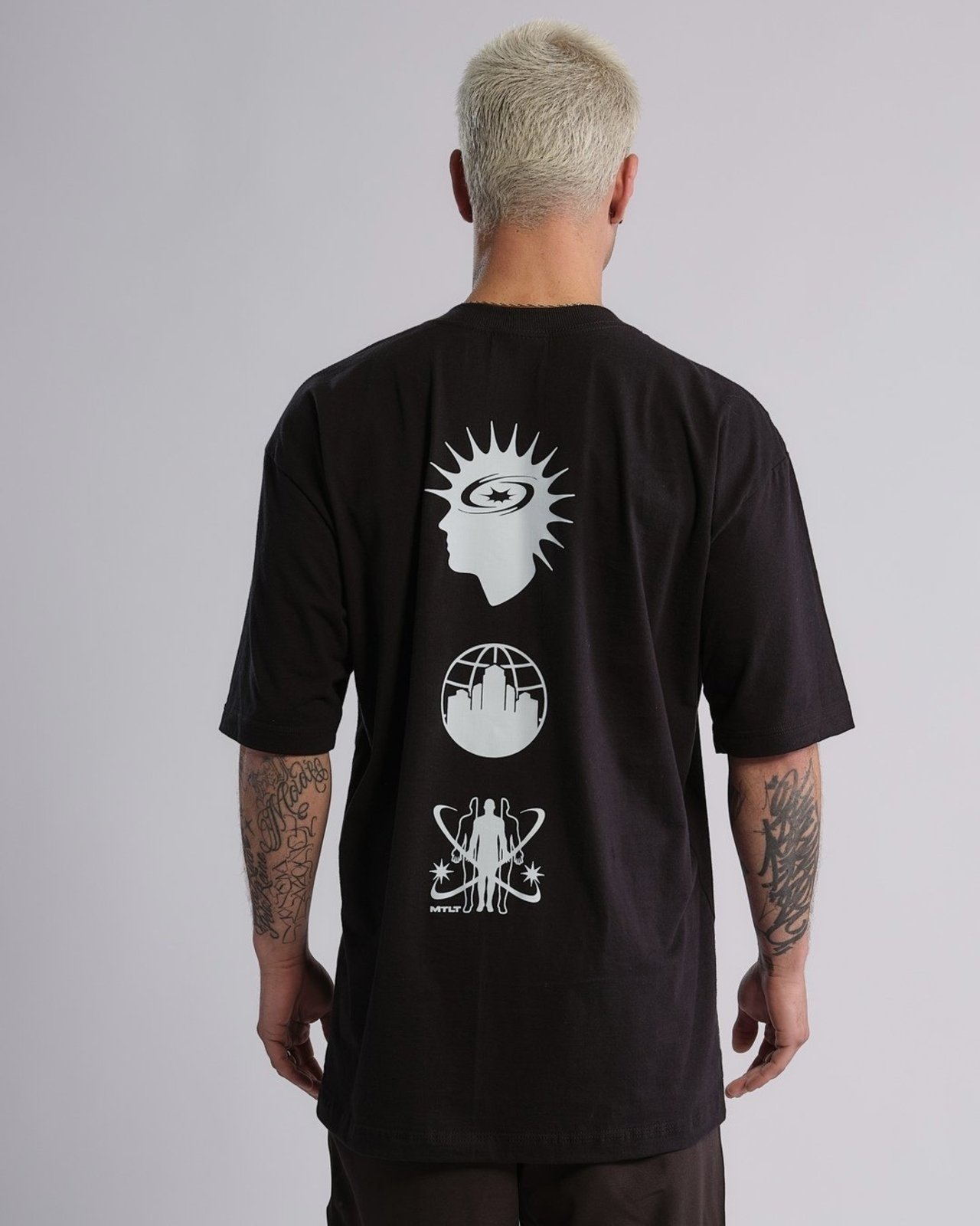 Camiseta Oversized Estampada Punk - Preto