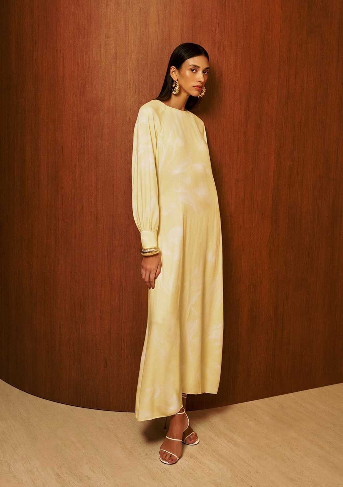 Vestido Iódice Solto Decote Careca Manga Longa Midi - Amarelo