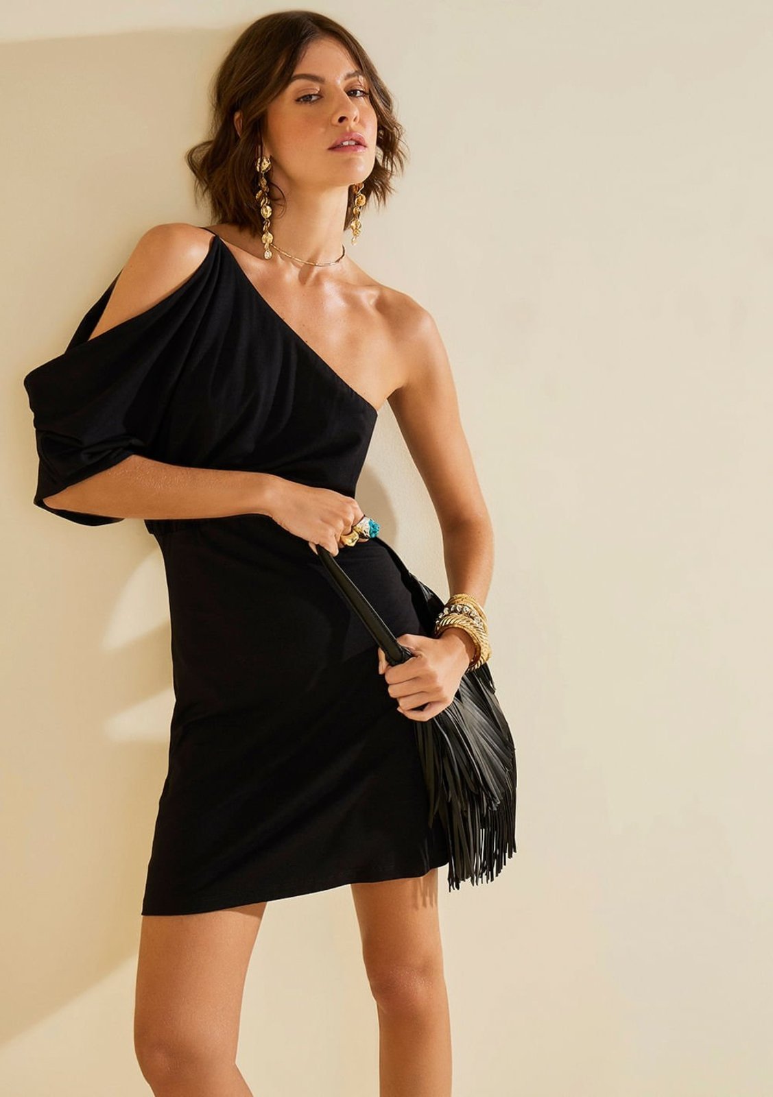 Vestido Morena Rosa Ajustado Um Ombro Só Manga Curta Curto Preto