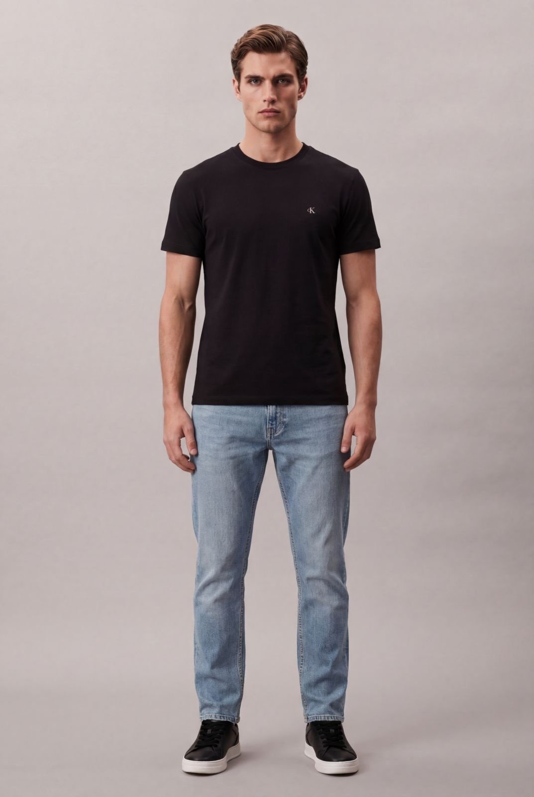 Camiseta Manga Curta Calvin Klein Jeans Masculino Logo Calvin Klein Costas - Preto Calvin Klein Jeans