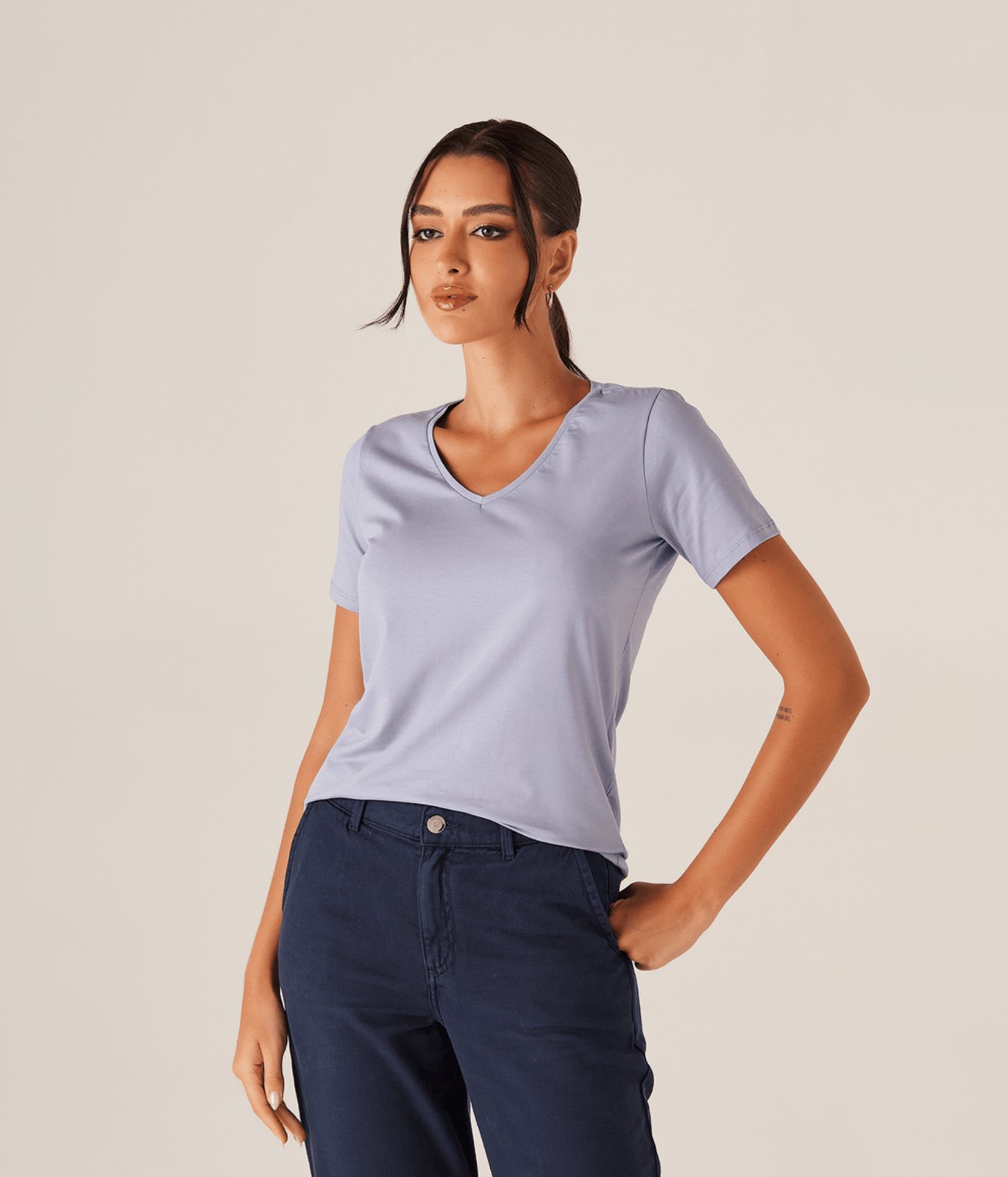 Blusa Básica Pima Decote V Feminina Azul Acinzentado