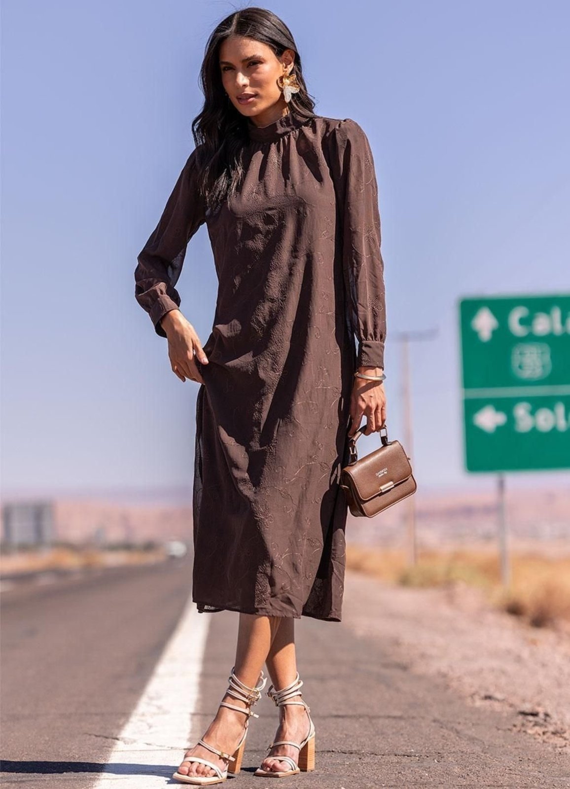 Vestido Feminino Bordado Em Chiffon Quintess Marrom