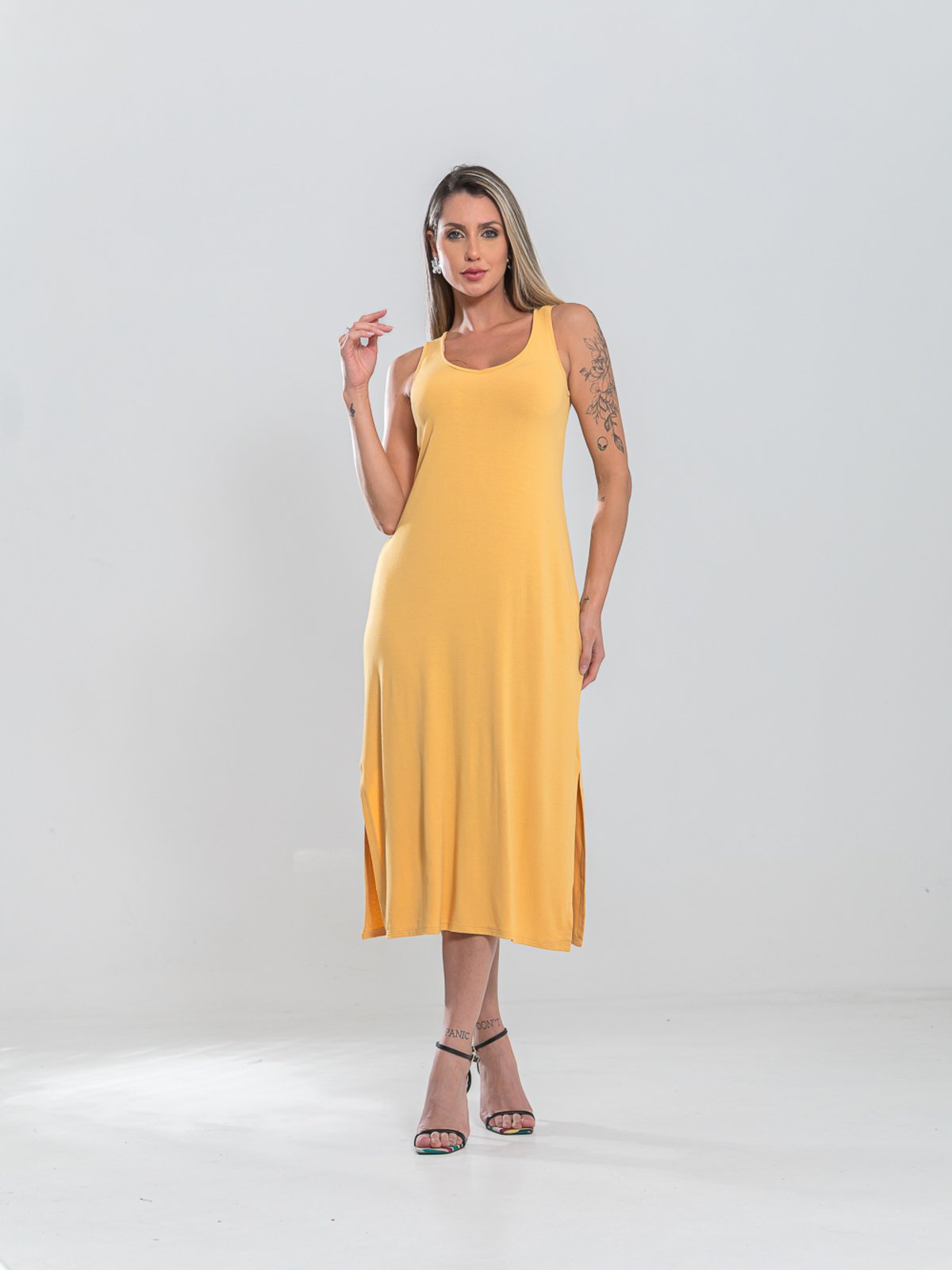 Vestido Regata Midi e Fenda Lateral ajustes nas Costas Tecido Comfortavel -Amarelo