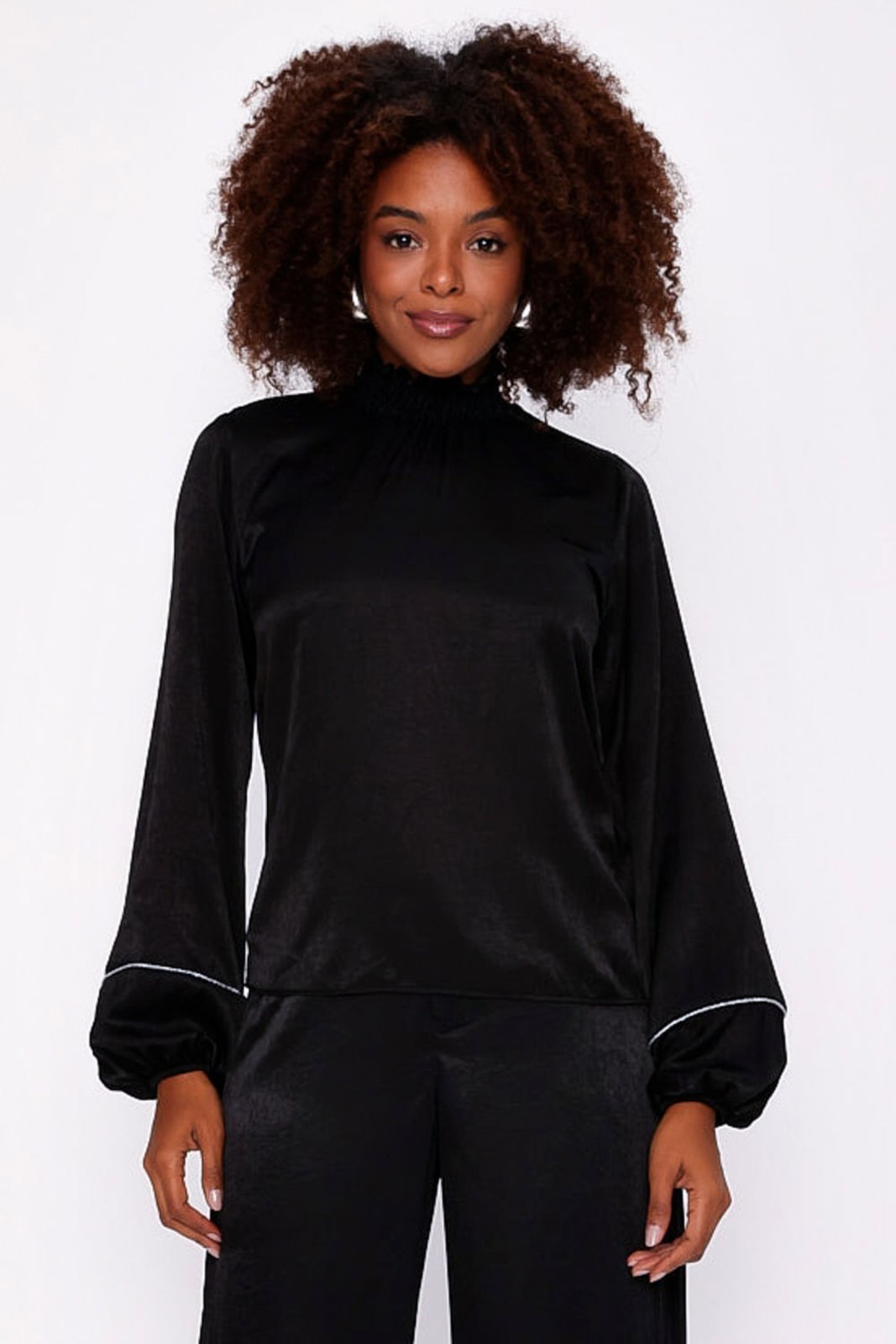 BLUSA NIGHT GLOW PRETO Gatabakana