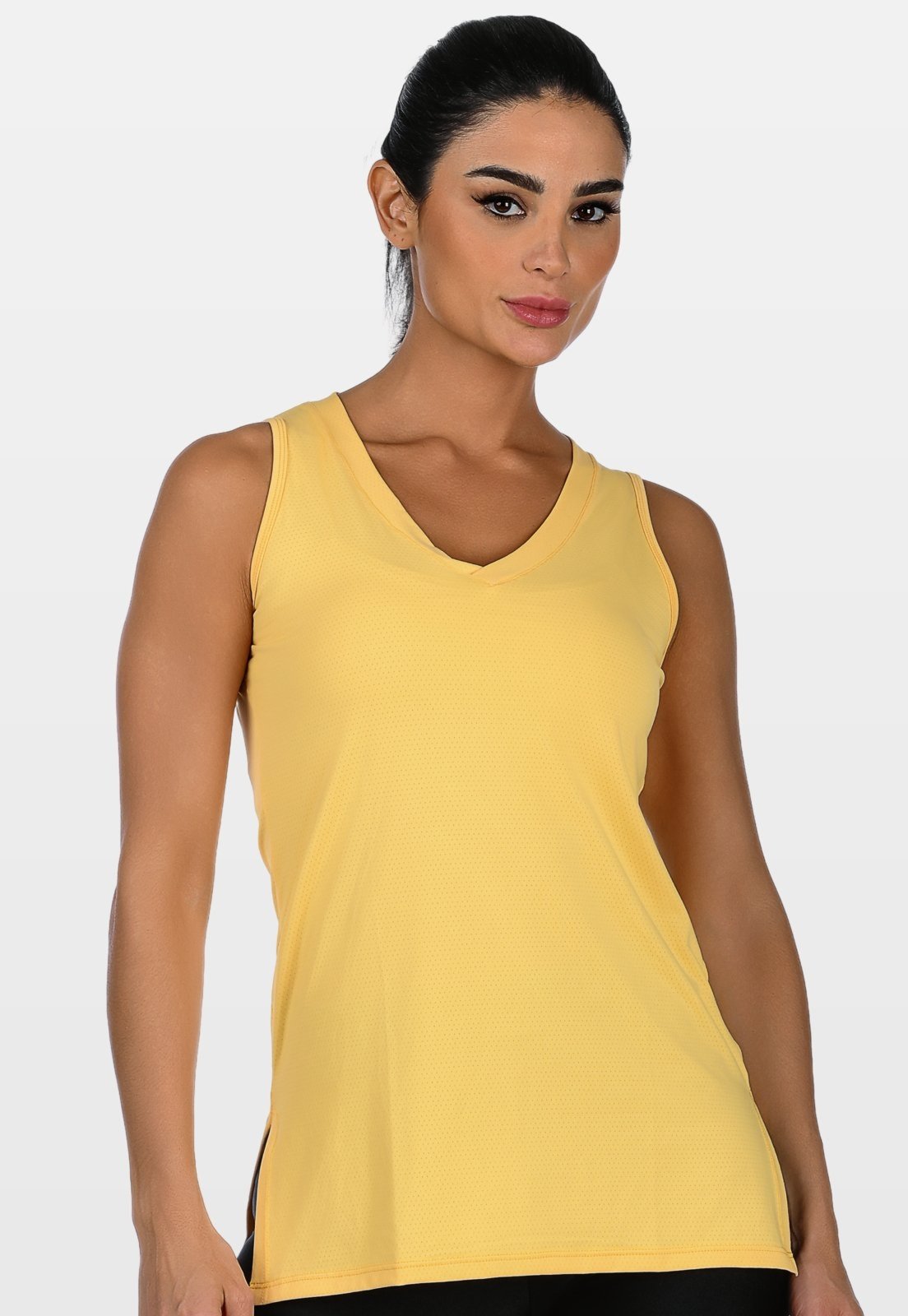 Blusa Fitness Regata Decote V NewTrip Summer Soul Com Fenda Amarela