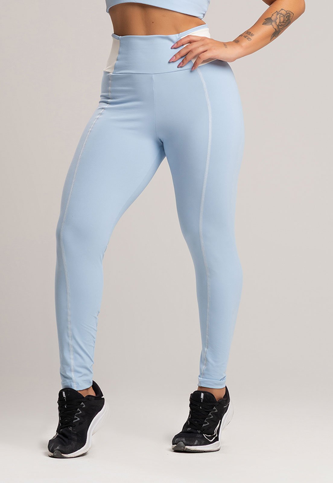 Vista 3 Calça Legging MVB Modas Cós Off White Cintura Alta Feminina Poliamida Céu preto white Mvb Modas preto white