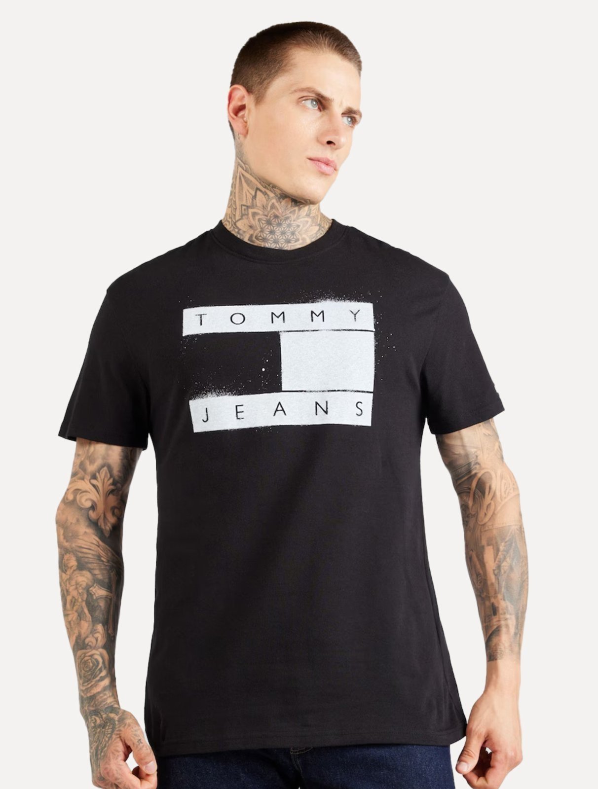 Camiseta Tommy Jeans Masculina Classic Spray Flag Preta