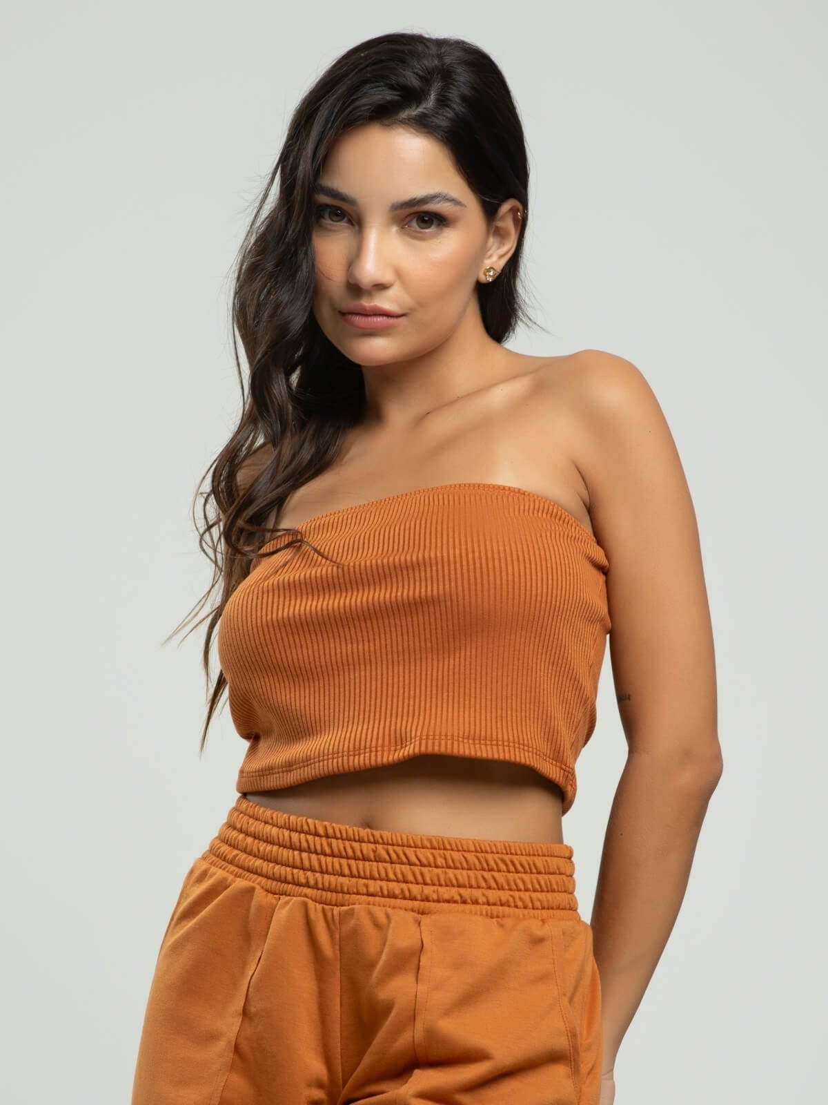 Cropped Canelado Tomara Que Caia Moda Casual Feminina Vicbela Terracota