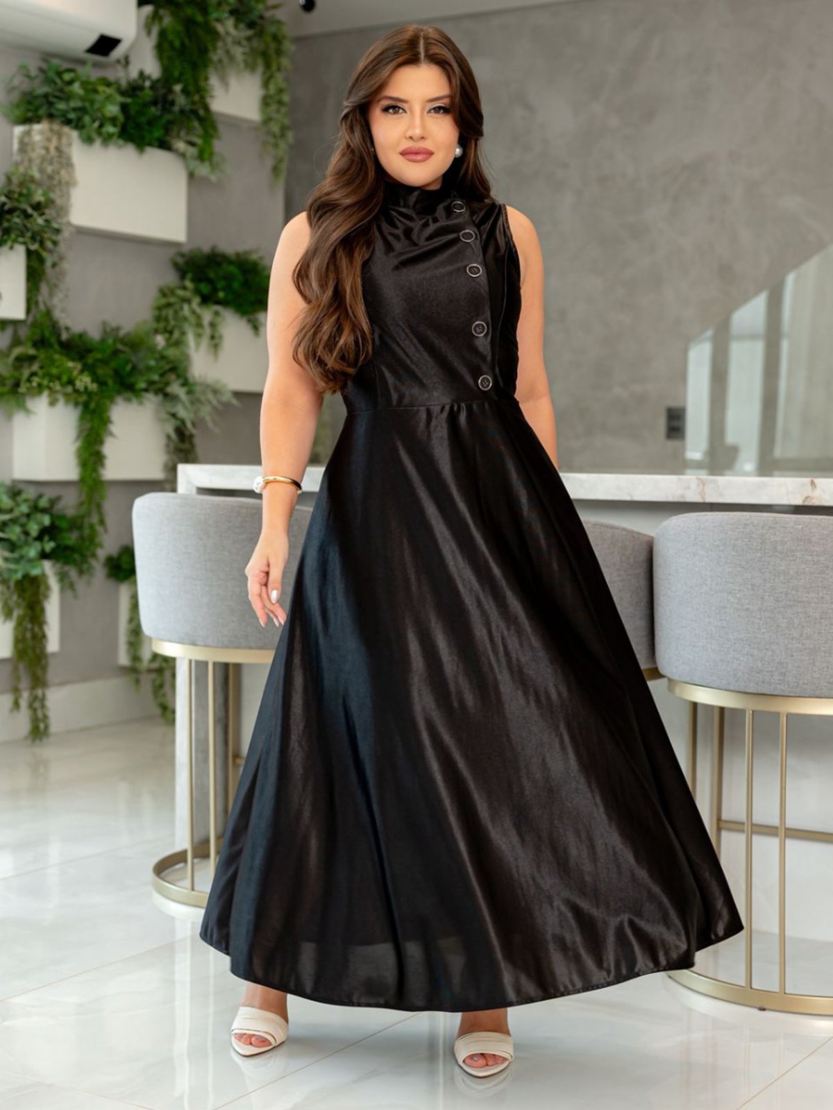Vestido de Festa Elegante sem Manga em Cetim com Brilho Moda Evangélica Preto