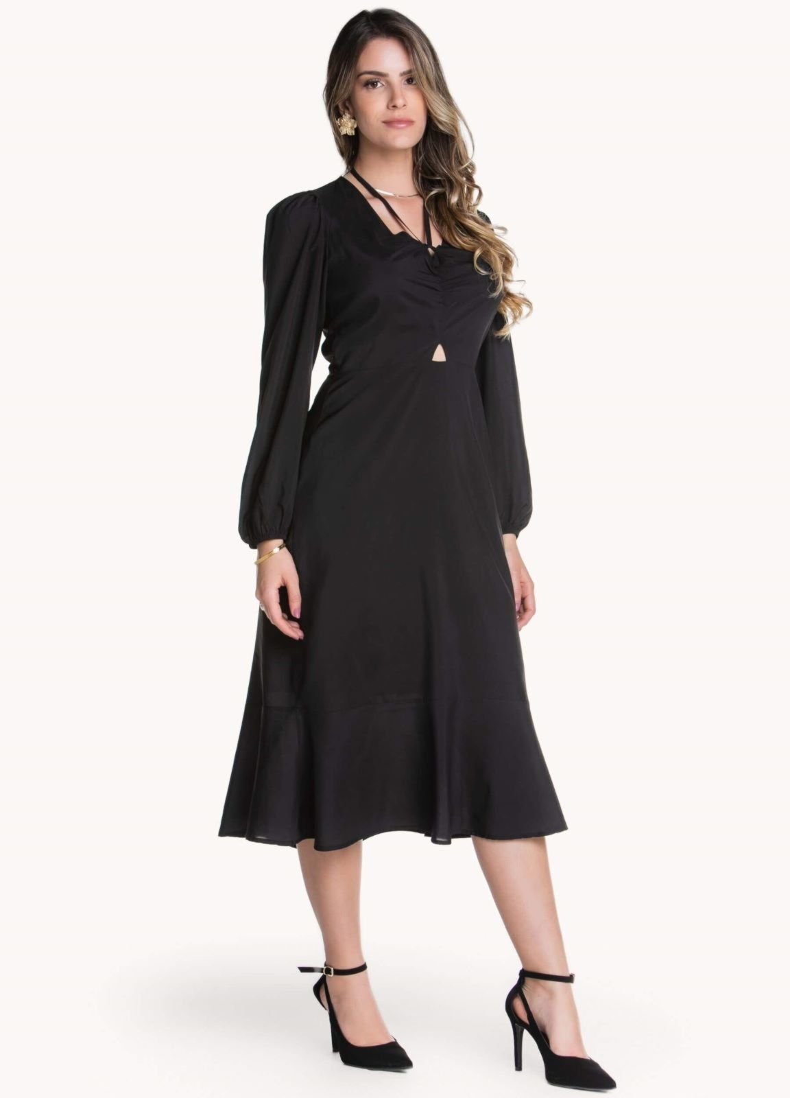 VESTIDO MIDI COM DECOTE FRANZIDO Preto