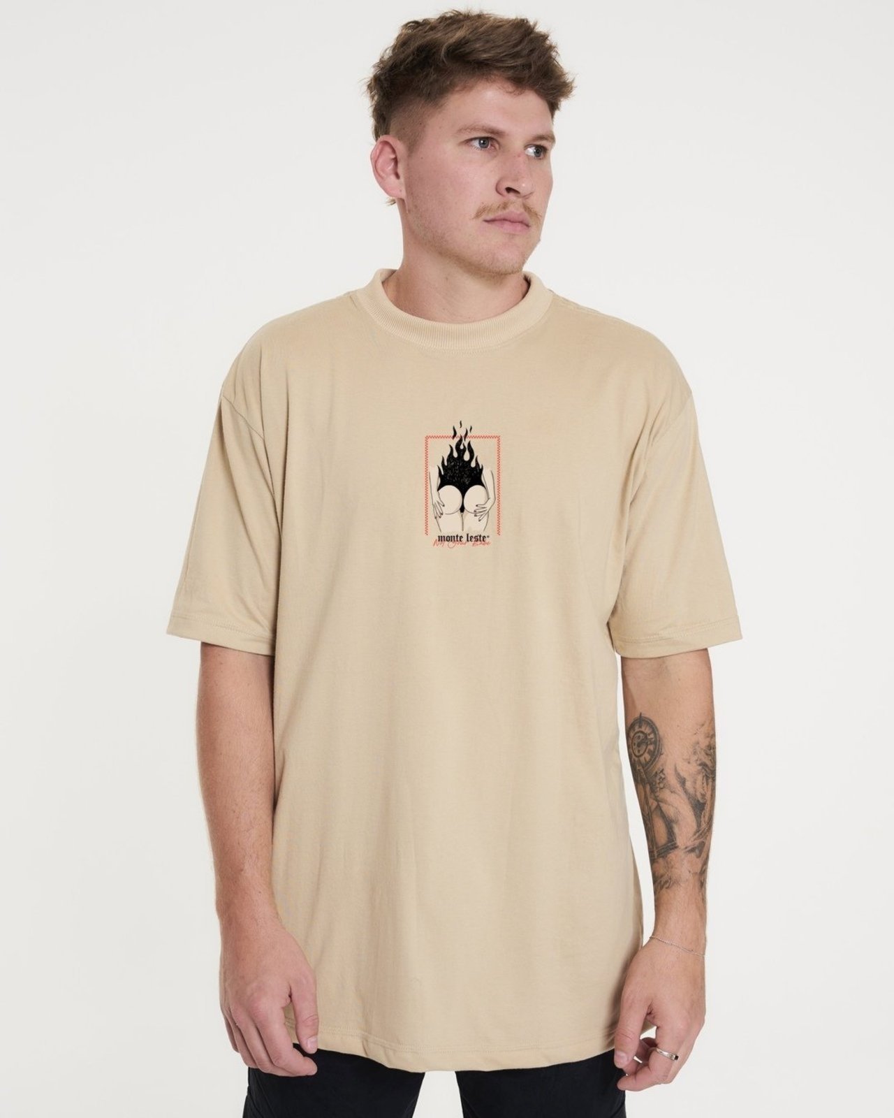 Camiseta Oversized Estampada Sense