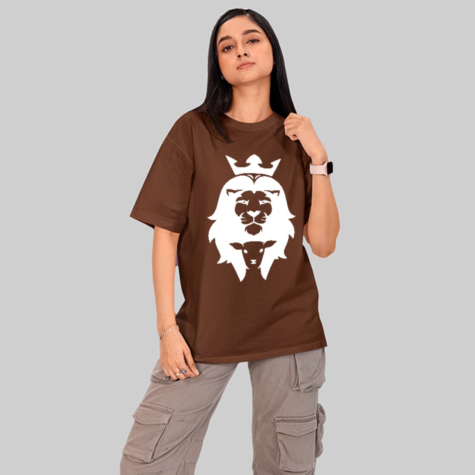 Camiseta Oversized Leão E Cordeiro Cristão Fé Streetwear Marrom