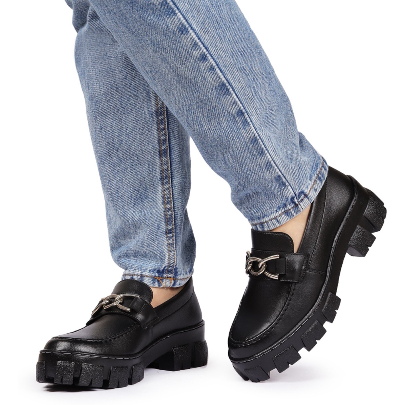 Sapato Mocassim Tratorado Feminino com Fivela Preto