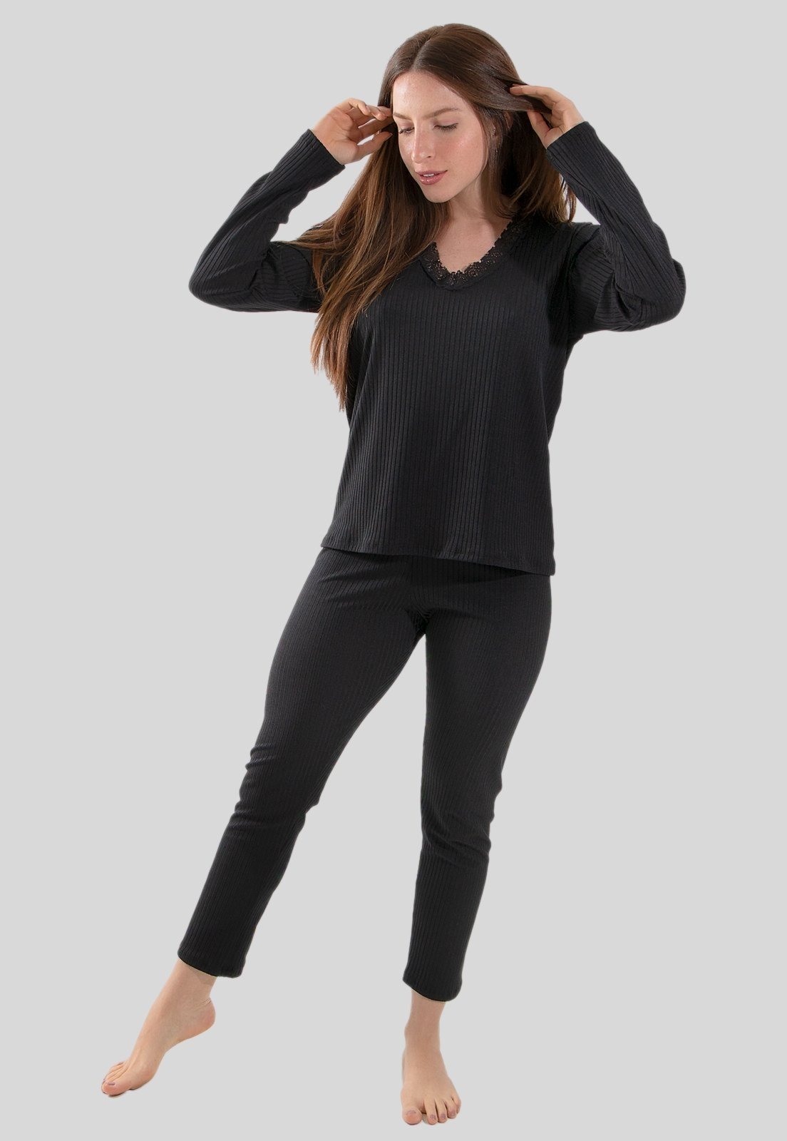 Pijama Básico Longo Gola Rendada Ribana Preto