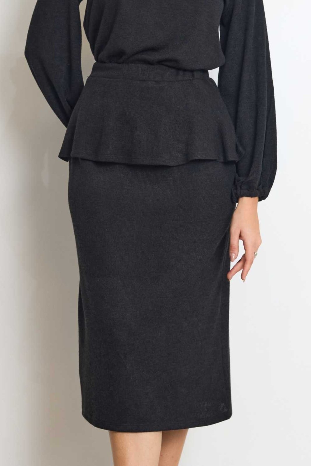 Saia Vanibele Midi Preto