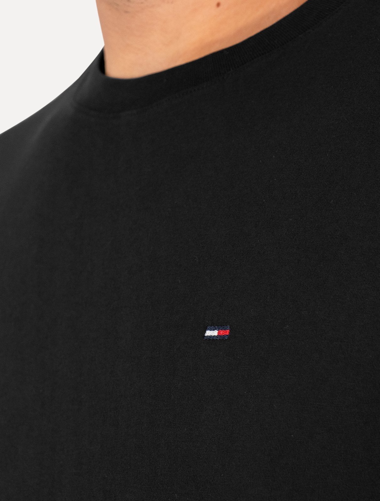 Vista 3 Camiseta Tommy Jeans Masculina Regular C-Neck Flag Preta preto Tommy Jeans preto