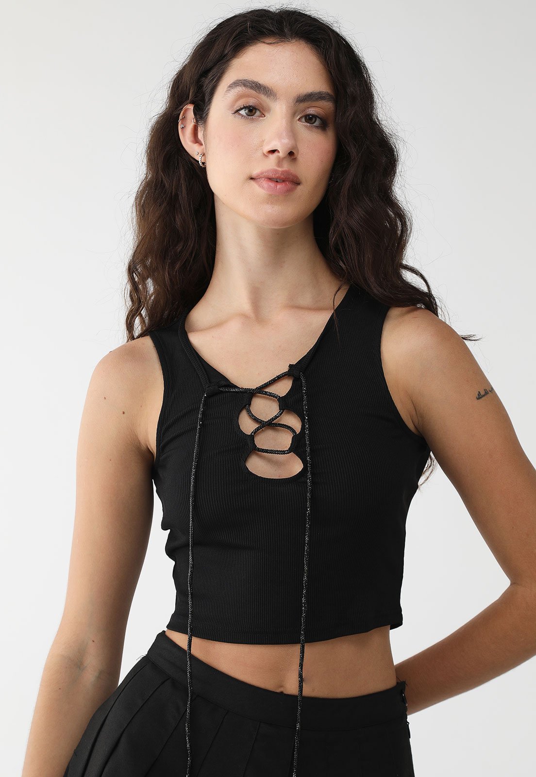 Blusa Cropped Canelada Only Ajustada Recorte Preta