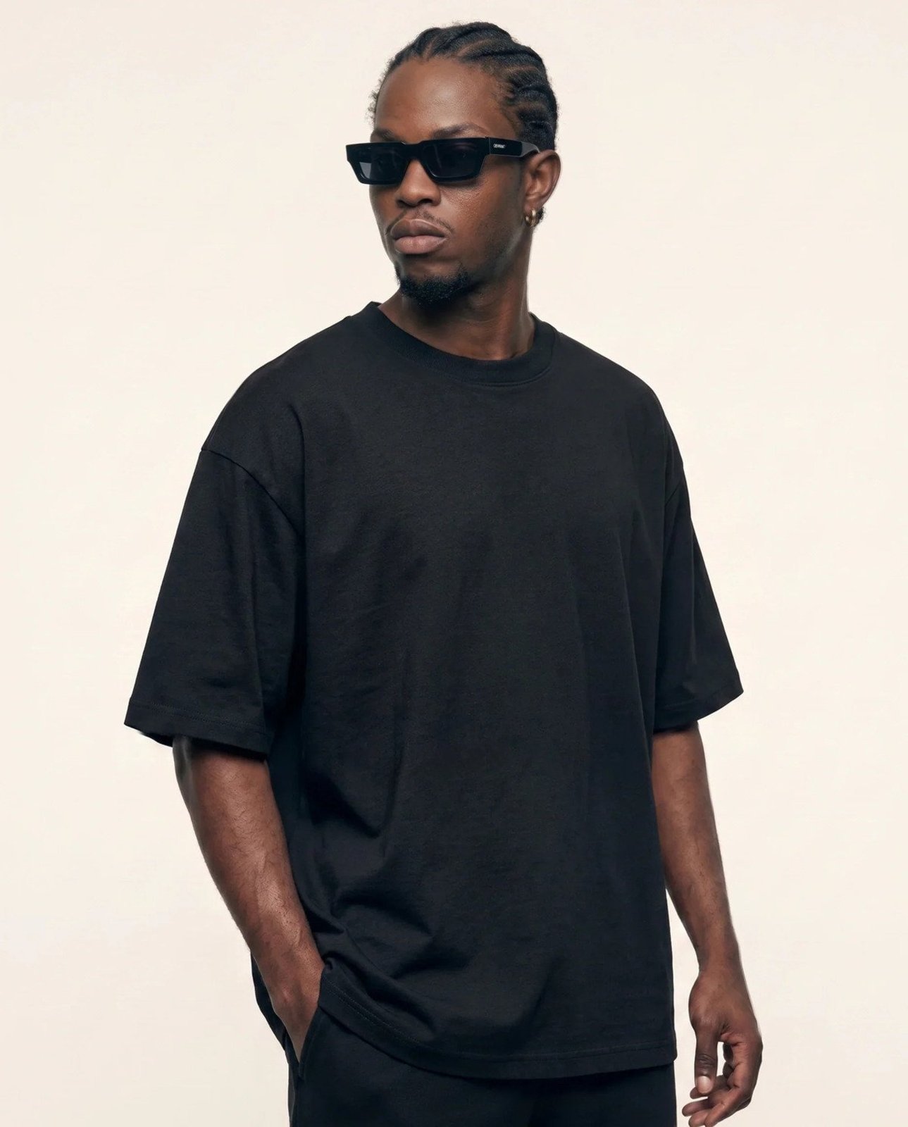 Camiseta Oversized Essential Boxy Preta Prison Preto