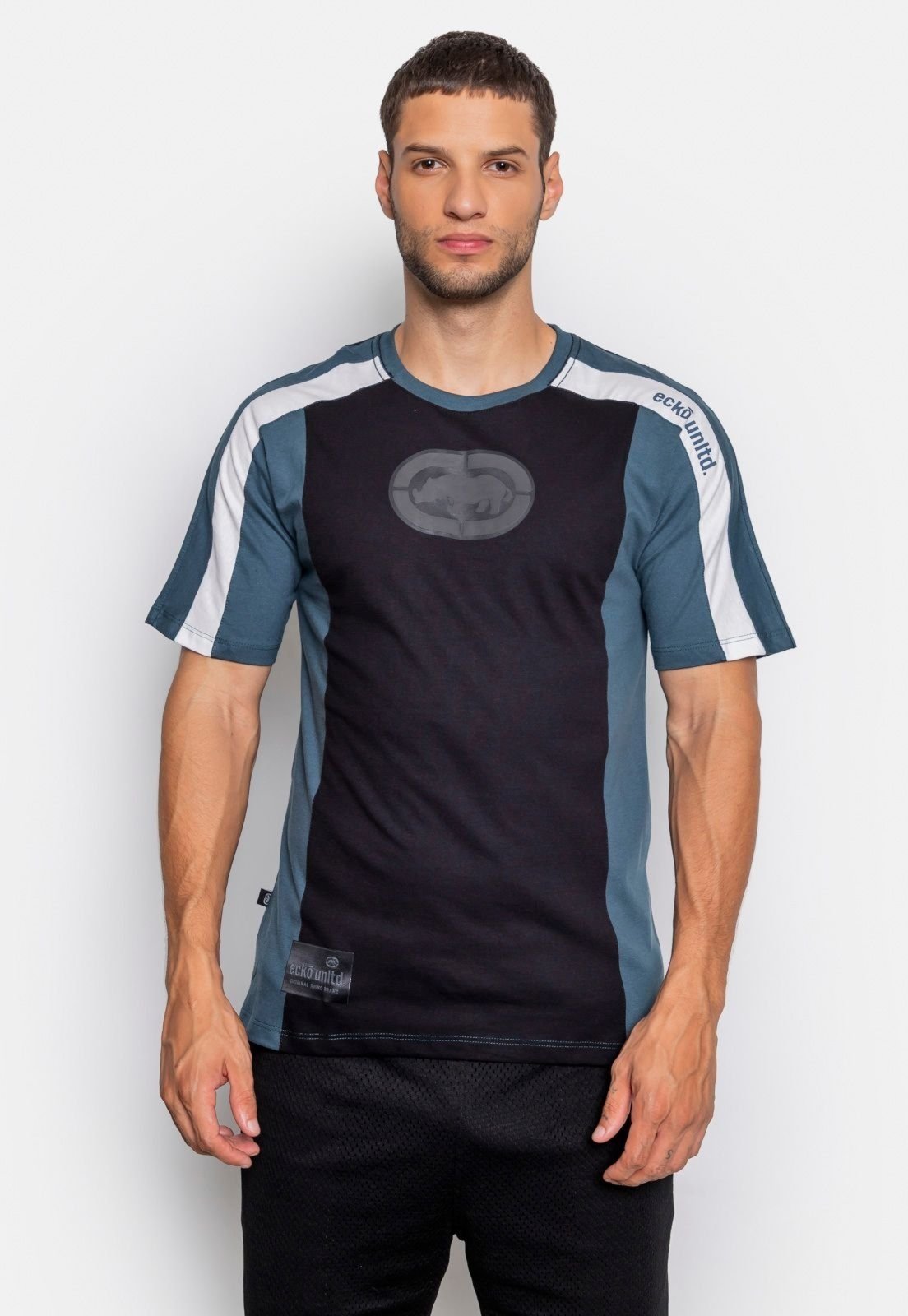 Camiseta Ecko Especial Recortada Aruma Preta