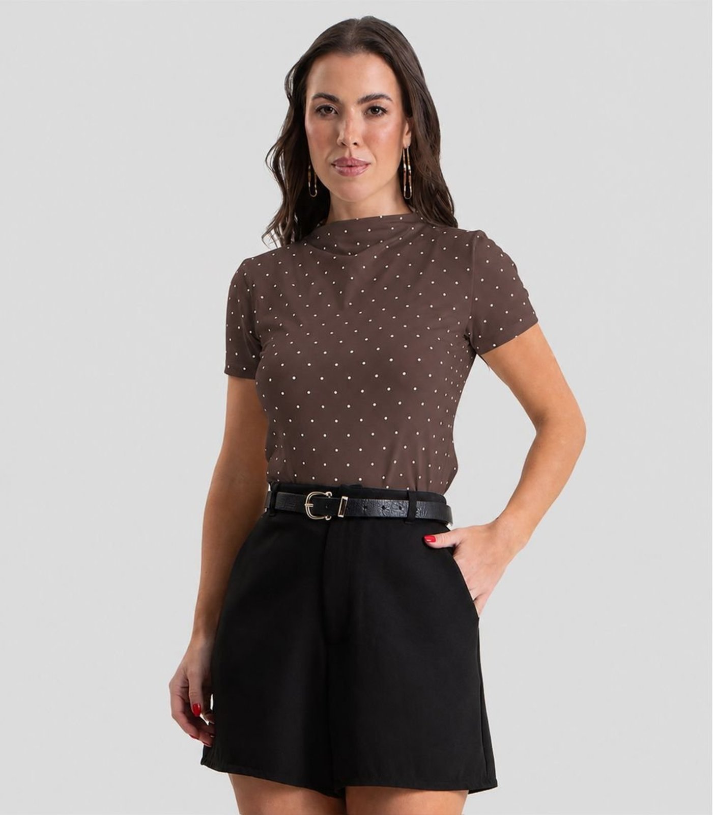 Blusa Feminina Gola Chaminé com Estampa Poá Dianna Marrom