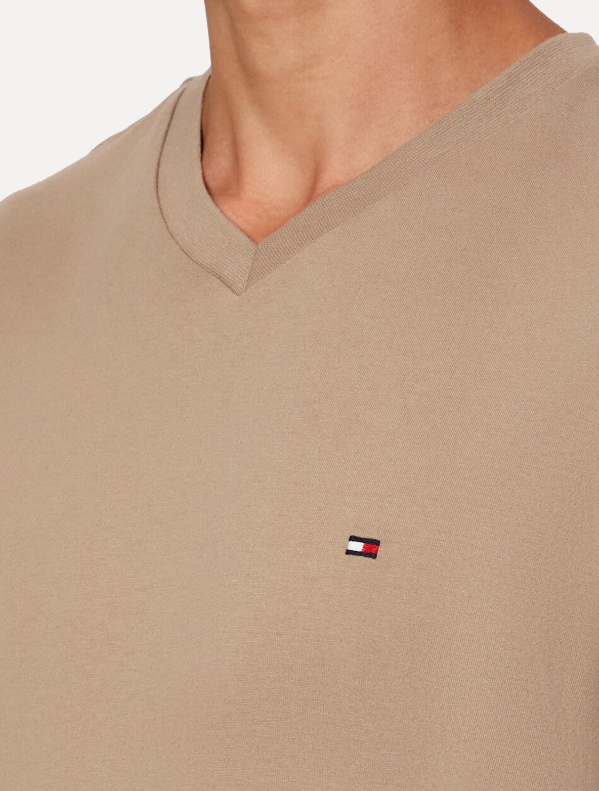 Vista 3 Camiseta Tommy Hilfiger Masculina Essential V-Neck Claro rosa Tommy Hilfiger rosa