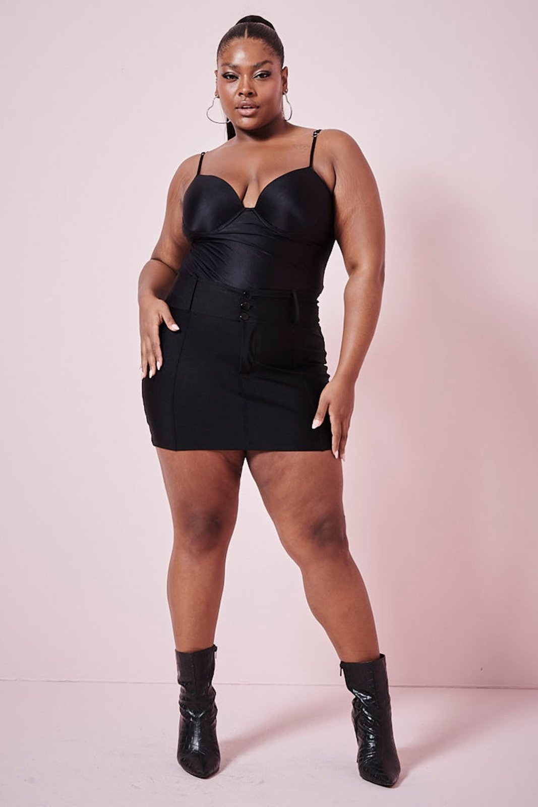 Saia Curta Up Glam Cintura Baixa Planet Girls Preto