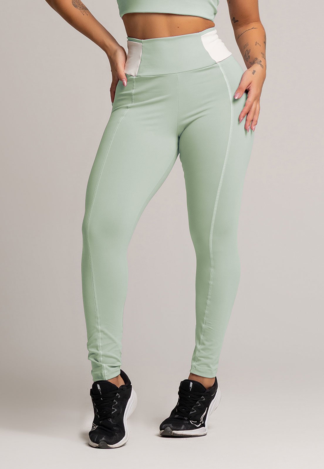 Vista 3 Calça Legging MVB Modas Cós Off White Cintura Alta Feminina Poliamida Pistache verde/verde oliva white Mvb Modas verde/verde oliva white