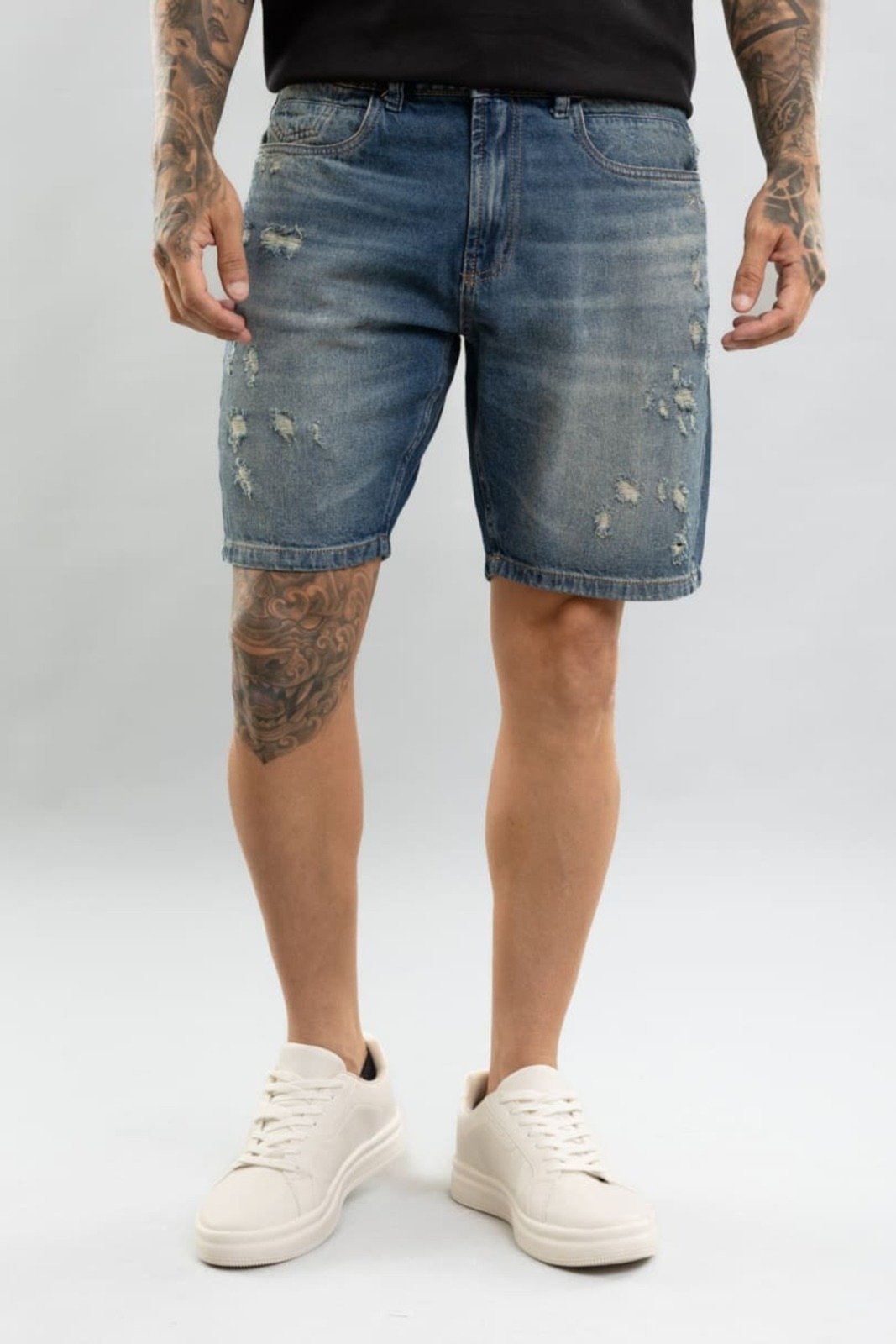 Bermuda Jeans Slim Fit Destroyed com Recortes Dialogo Jeans Azul Escuro