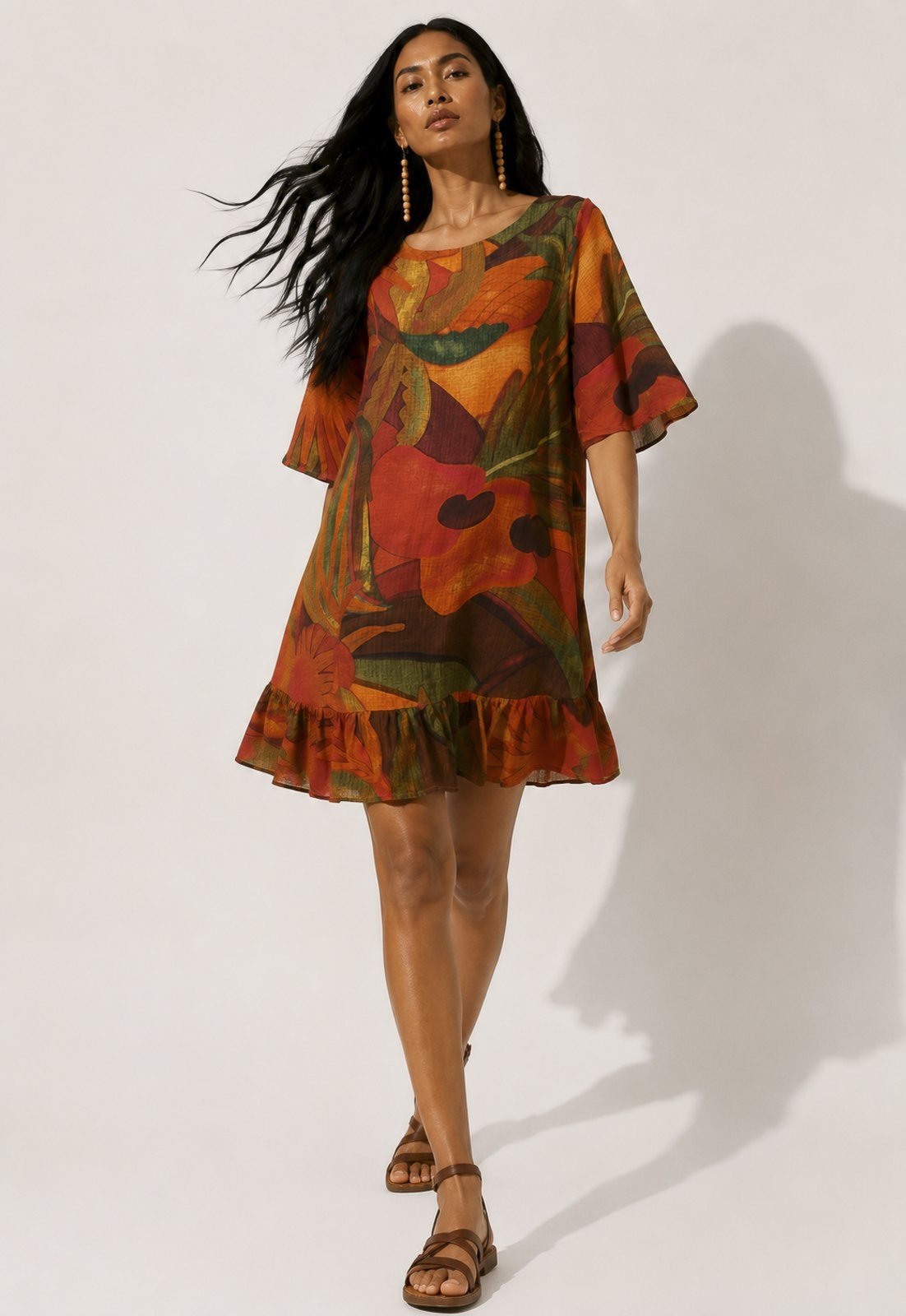 Vestido CabanaFree Curto Viscose com Babado Estampa Calor da Mata