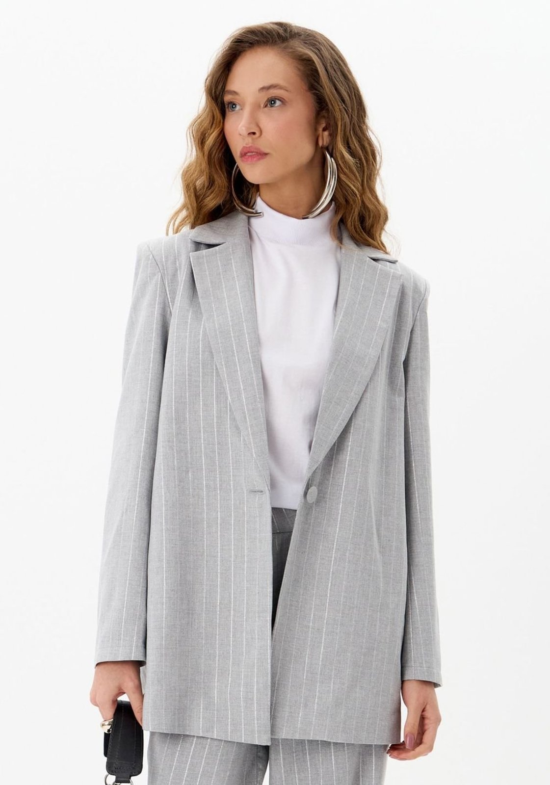 Vista 2 Blazer Alfaiataria Oversized com Risca de Giz My Favorite Things cinza My Favorite Things cinza