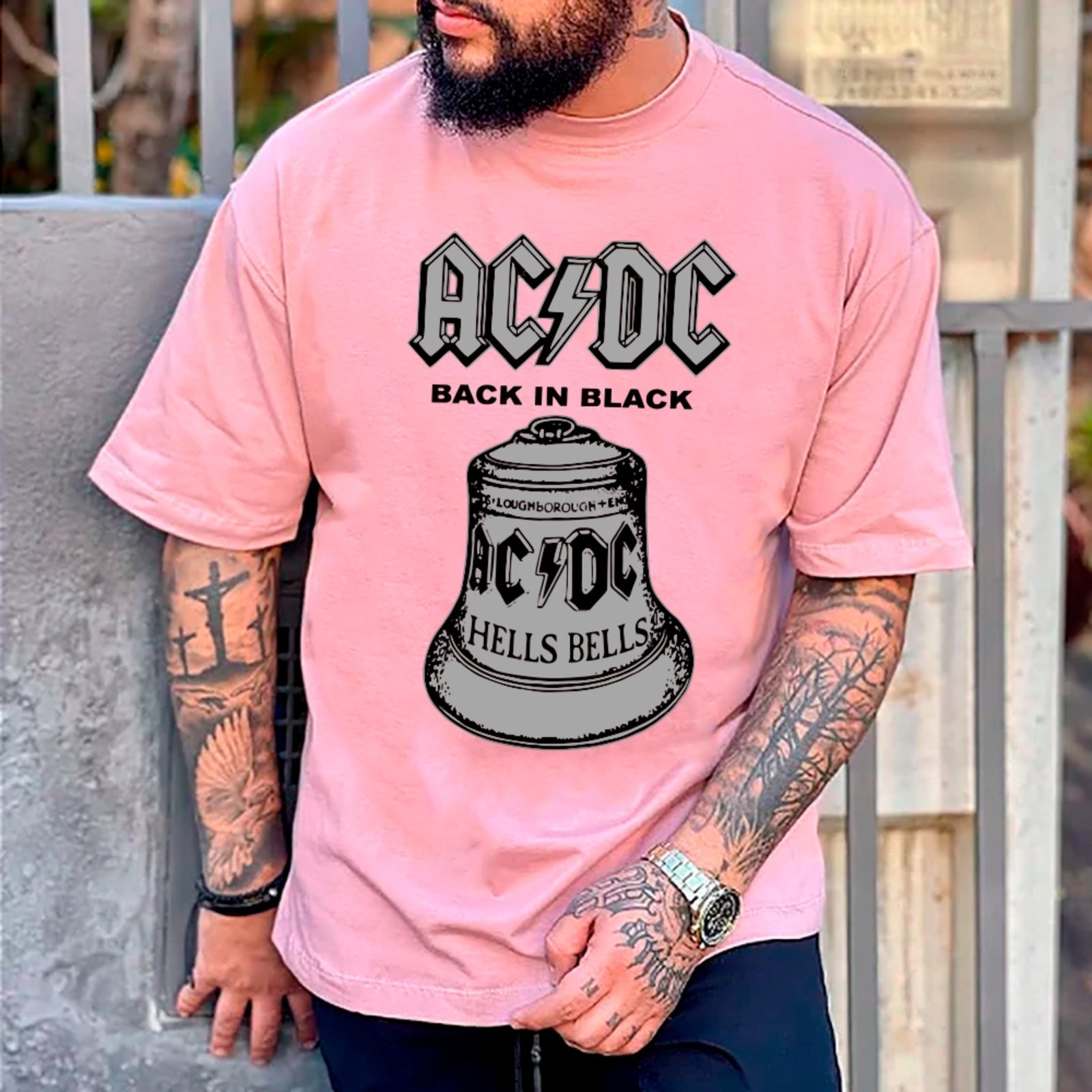 Vista 2 Camiseta Ousy Básica AC DC Hells Bells Estampa Clássica Unissex rosa ousy rosa