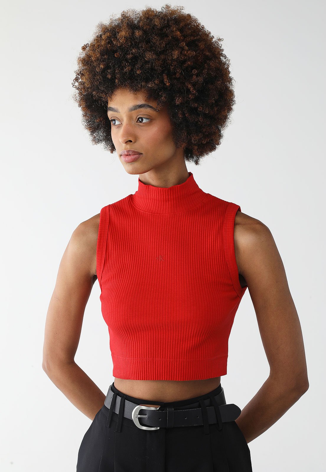 Regata Cropped Canelada Calvin Klein Jeans Ajustada Logo Vermelha