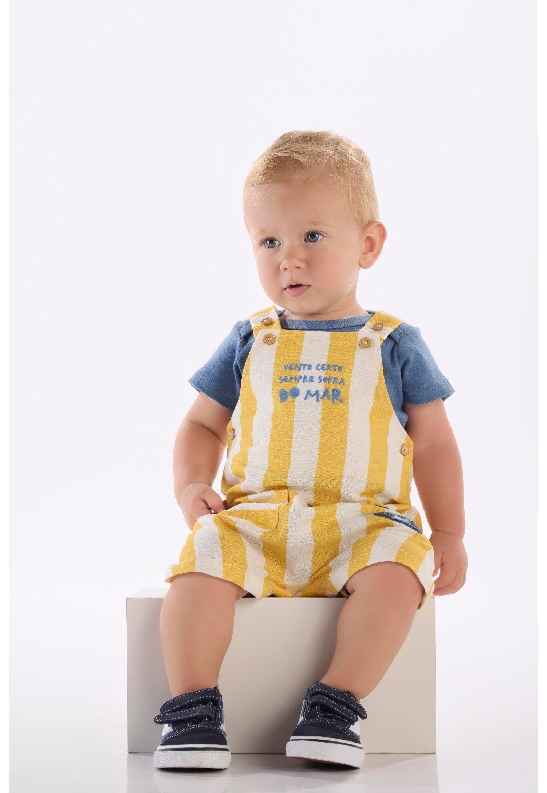 Vista 2 Infantil - Conjunto com Body e Jardineira Três e Já azul Três e Já azul