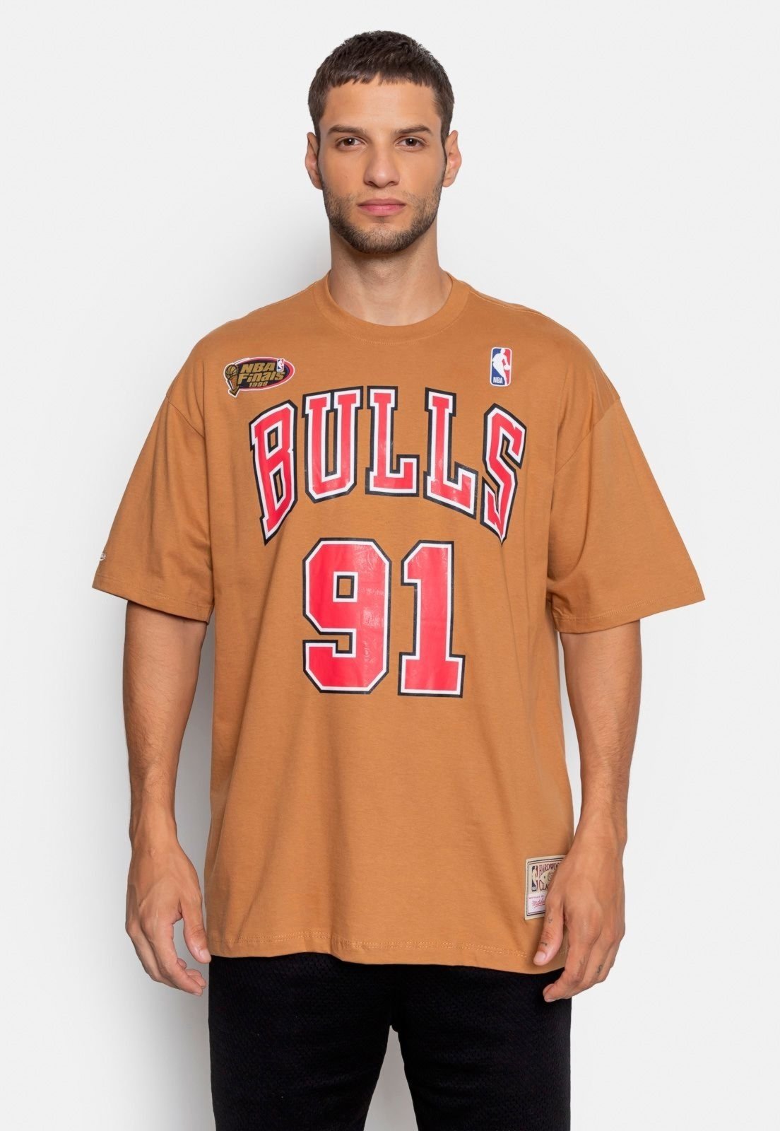 Camiseta Mitchell & Ness Oversize Dennis Rodman Chicago Bulls Bege